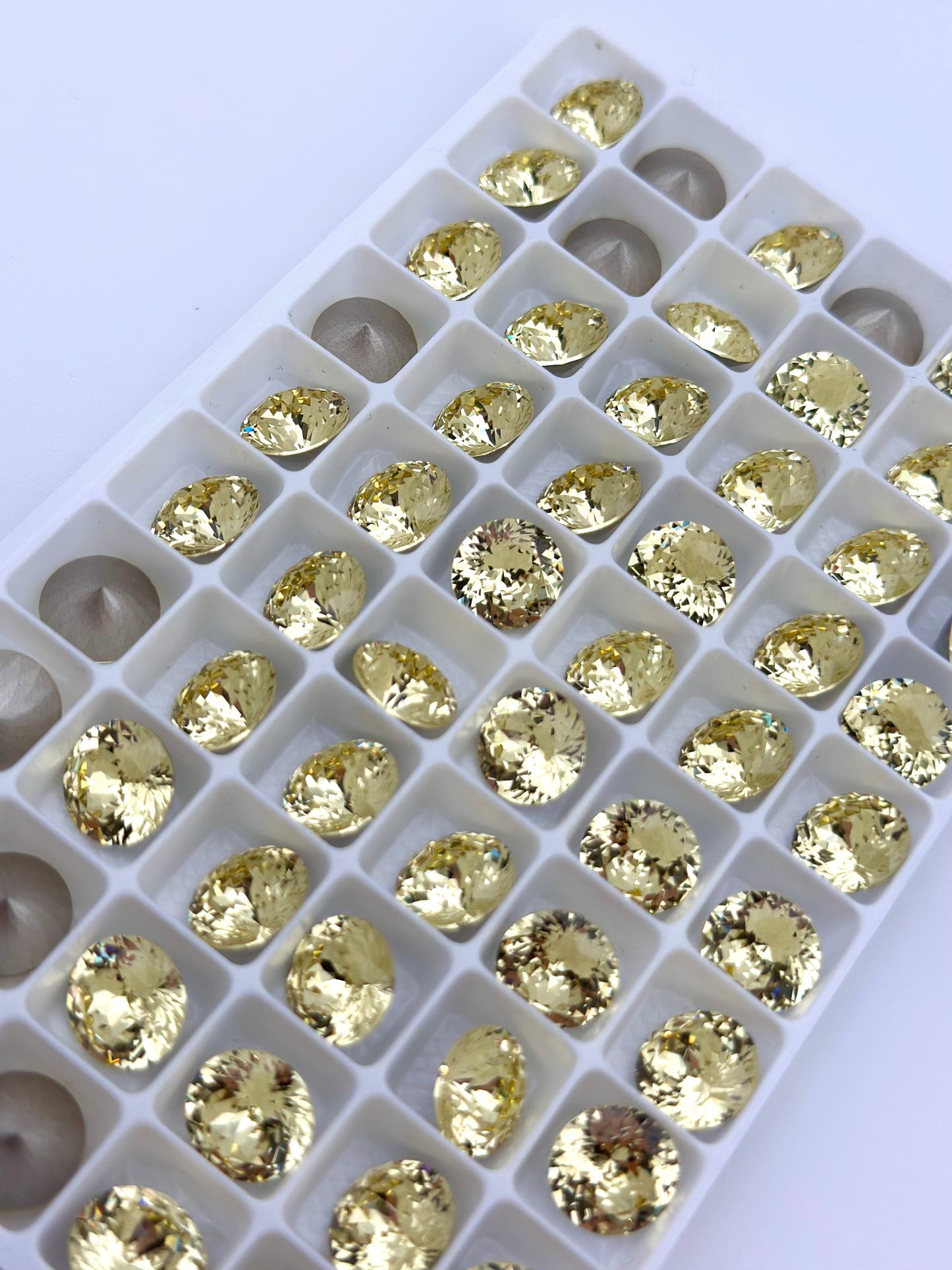 Luxe 10mm Round Shape Foiled Pointed Back Rhinestones for Nails Arts and DIY
