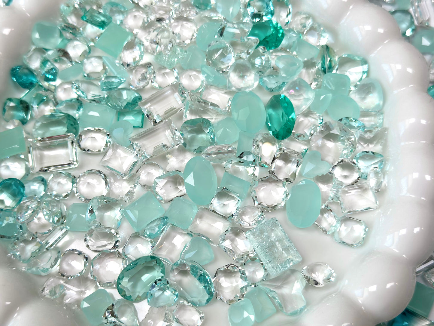 Mint Snow Mixed Pointed Back Crystal Glass Rhinestones for Nails Arts and DIY