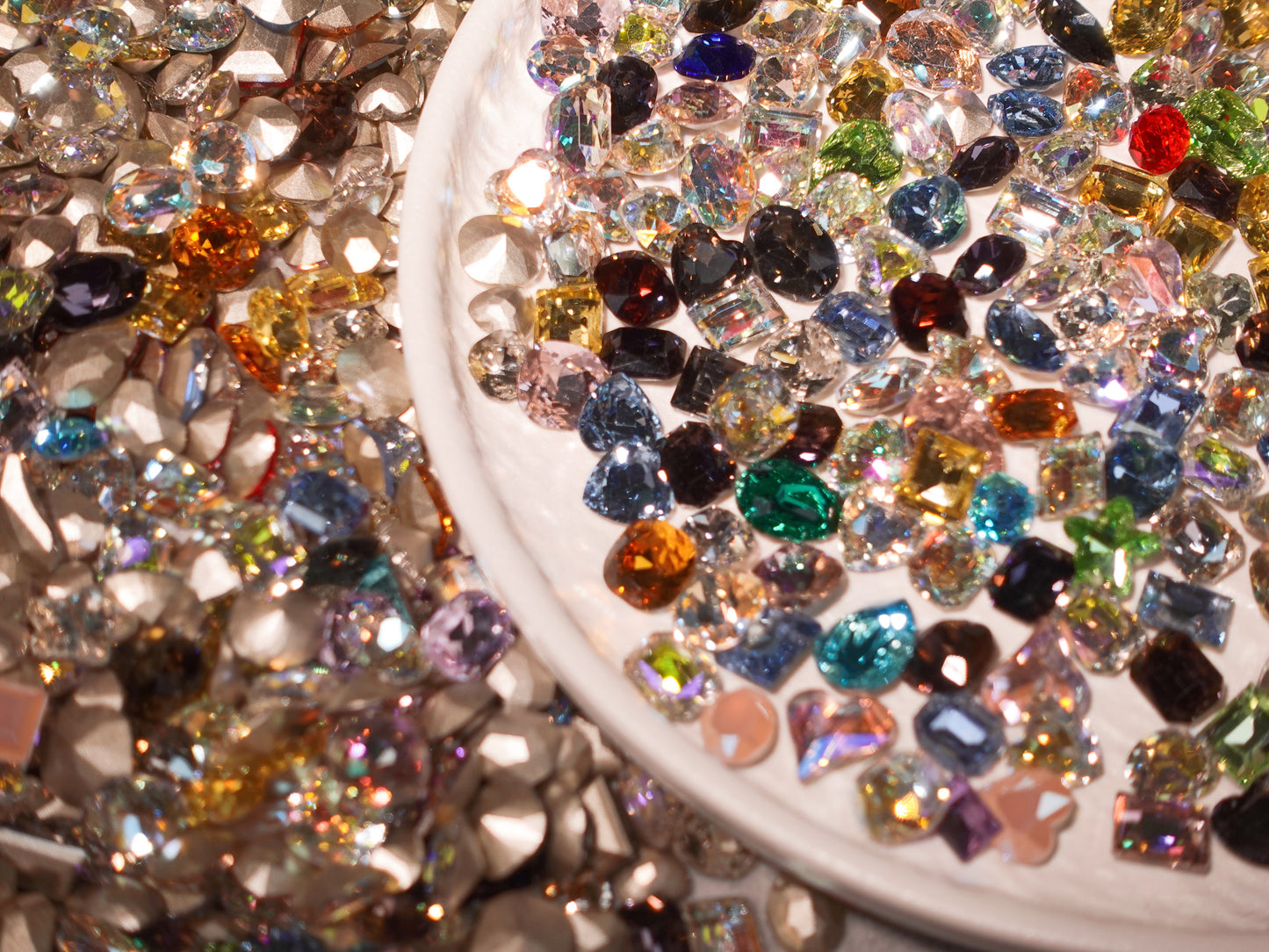 M/L Size Mixed Foiled Pointed Back Crystal Glass Rhinestones for Nails and DIY