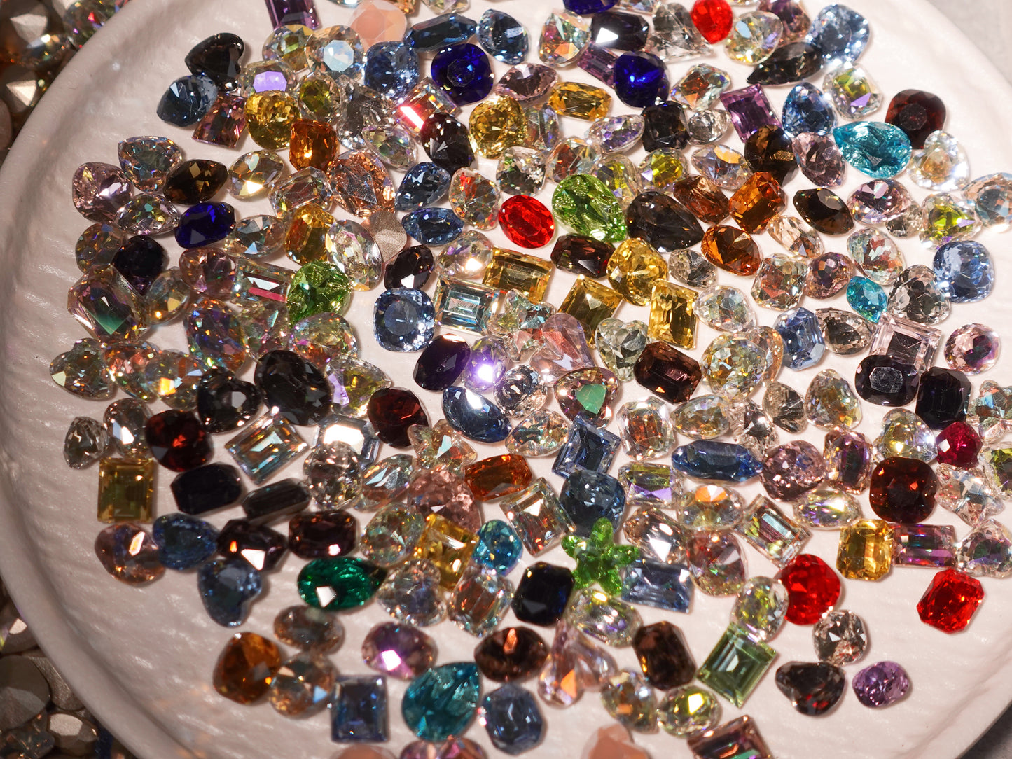M/L Size Mixed Foiled Pointed Back Crystal Glass Rhinestones for Nails and DIY