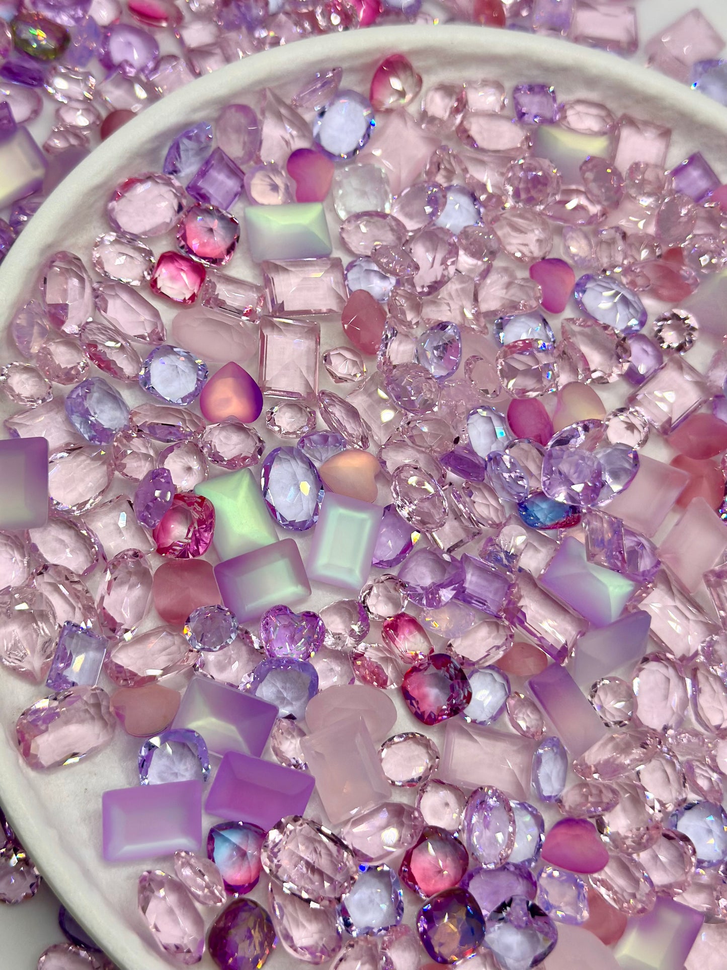 Rosy Lavender Pointed Back Crystal Glass Rhinestones for Nails Arts and DIY