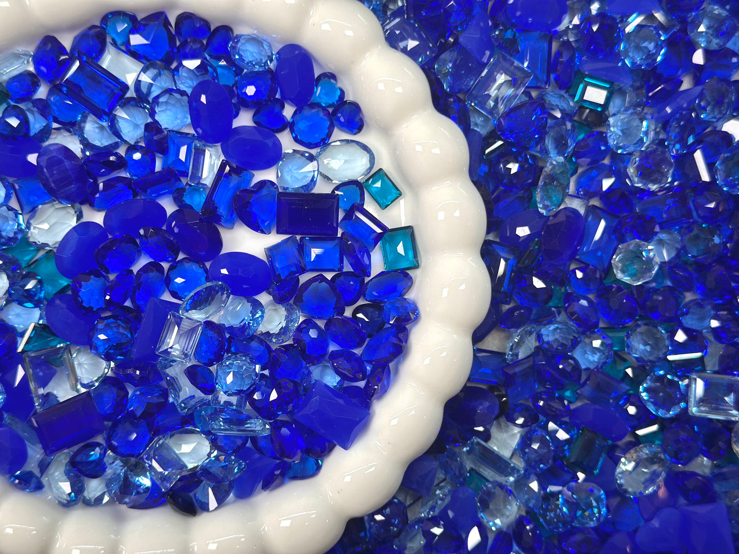 Royal Blaze Mixed Pointed Back Crystal Glass Rhinestones for Nails Arts and DIY