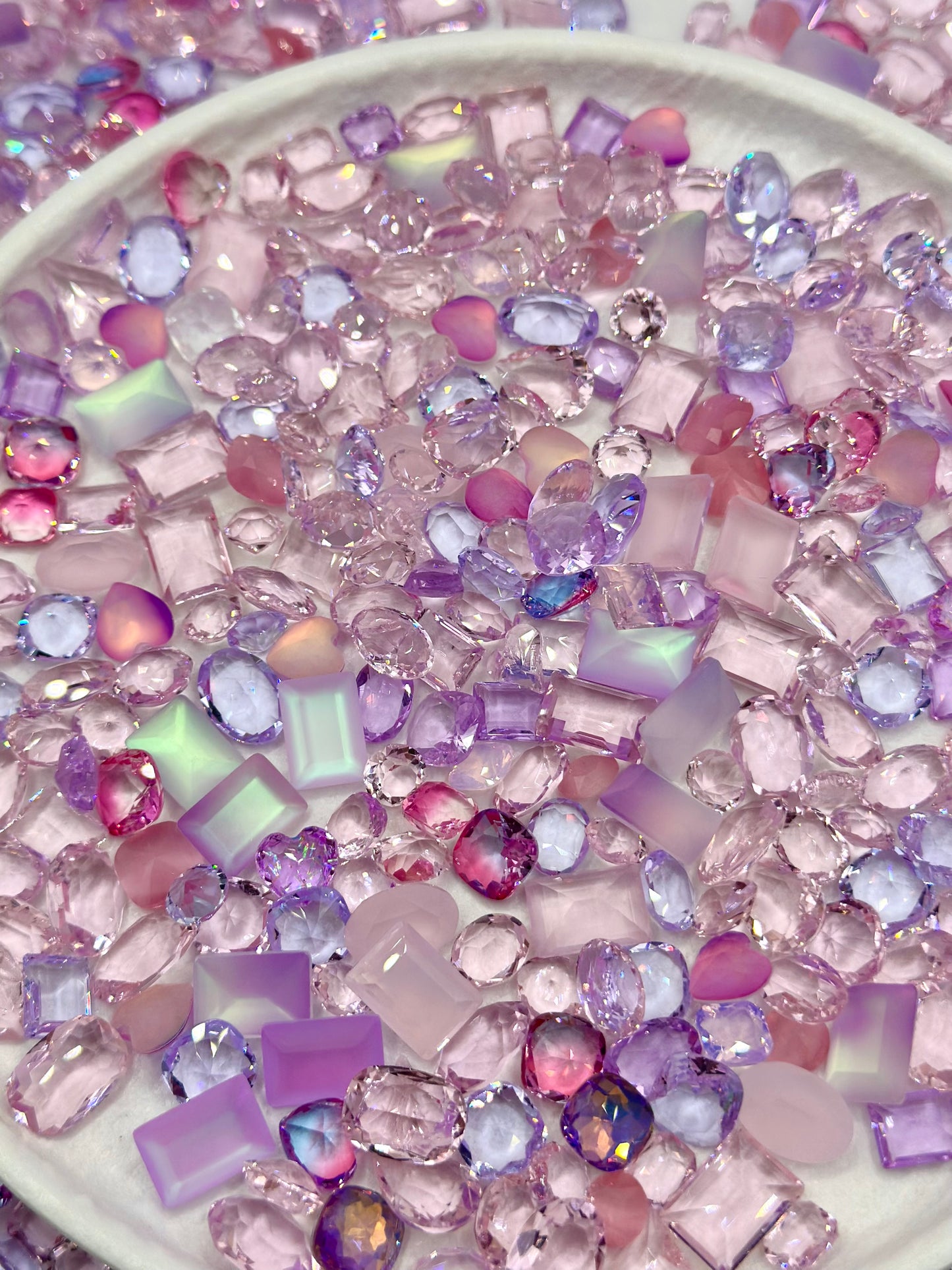 Rosy Lavender Pointed Back Crystal Glass Rhinestones for Nails Arts and DIY