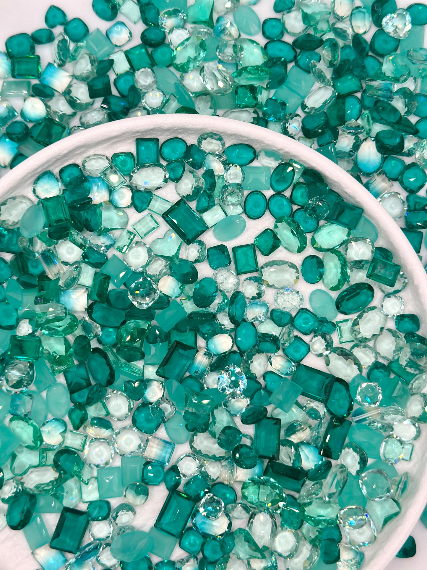 Luxe Paraiba Green Mixed Pointed Back Crystal Glass Rhinestones for Nails Arts and DIY