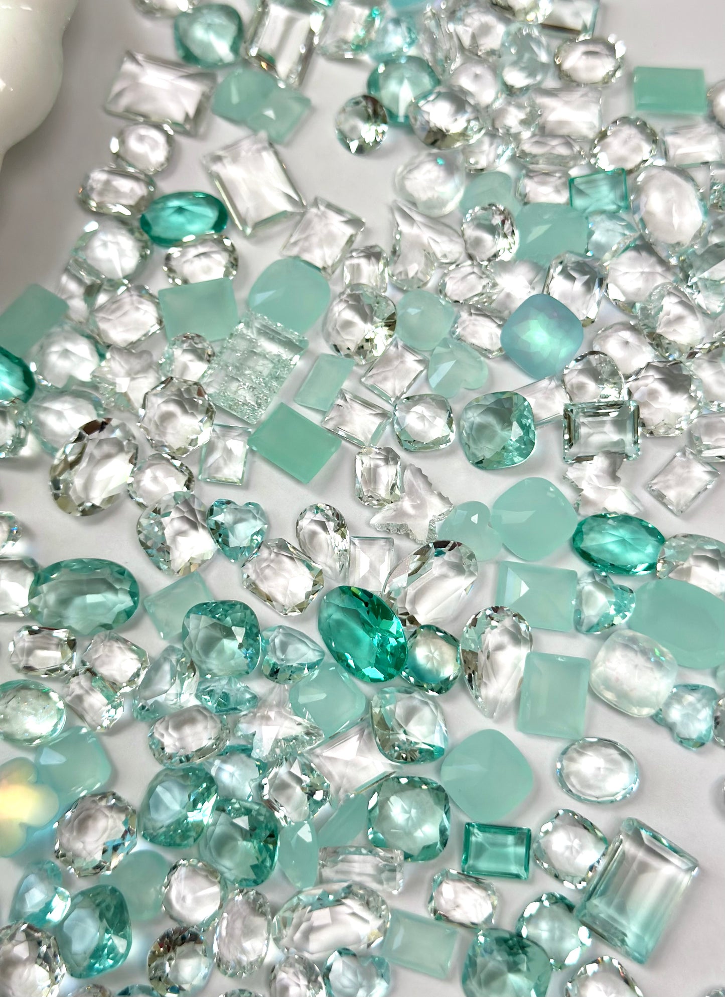 Mint Snow Mixed Pointed Back Crystal Glass Rhinestones for Nails Arts and DIY