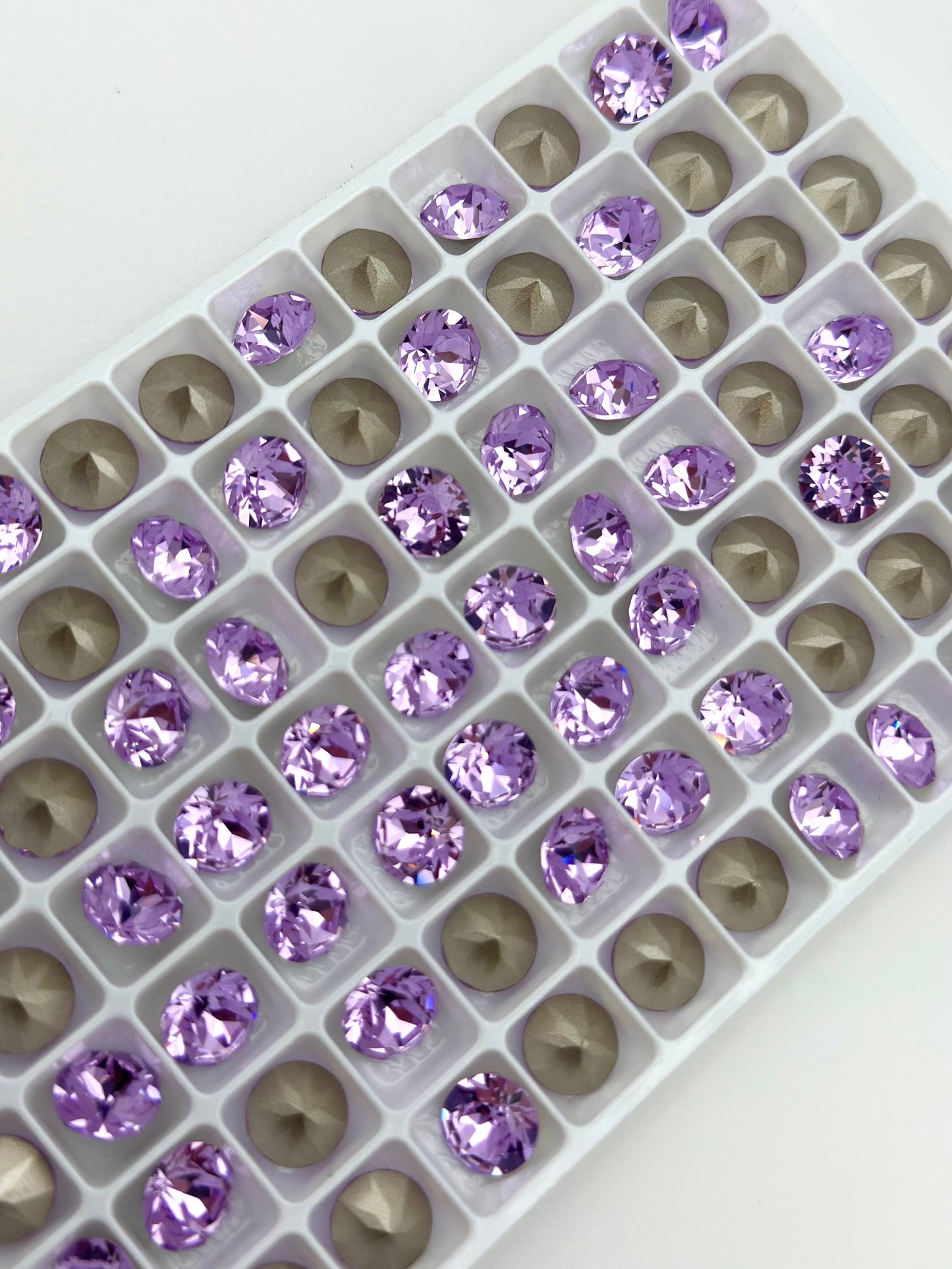 Luxe 8mm Round Shape Foiled Pointed Back Rhinestones for Nails Arts and DIY