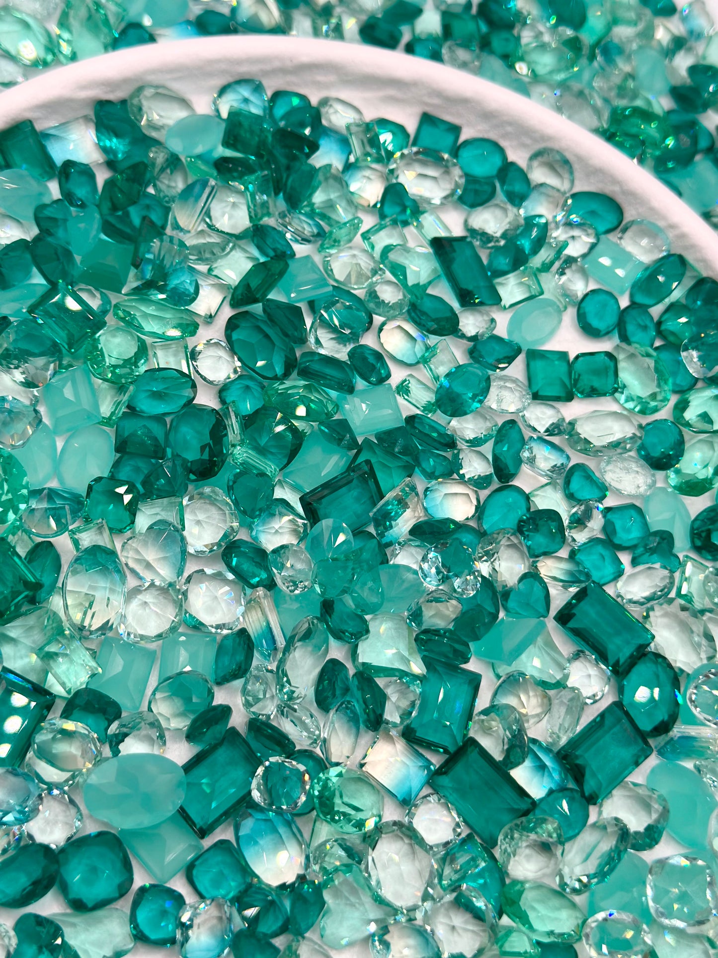 Luxe Paraiba Green Mixed Pointed Back Crystal Glass Rhinestones for Nails Arts and DIY