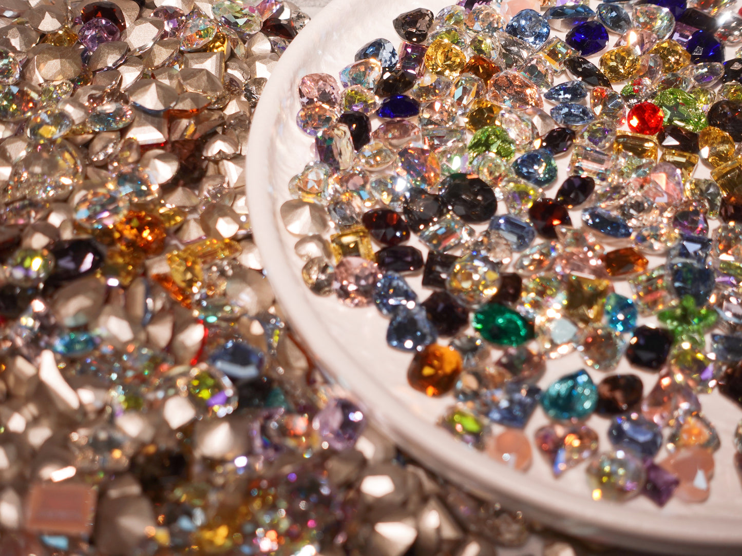 M/L Size Mixed Foiled Pointed Back Crystal Glass Rhinestones for Nails and DIY