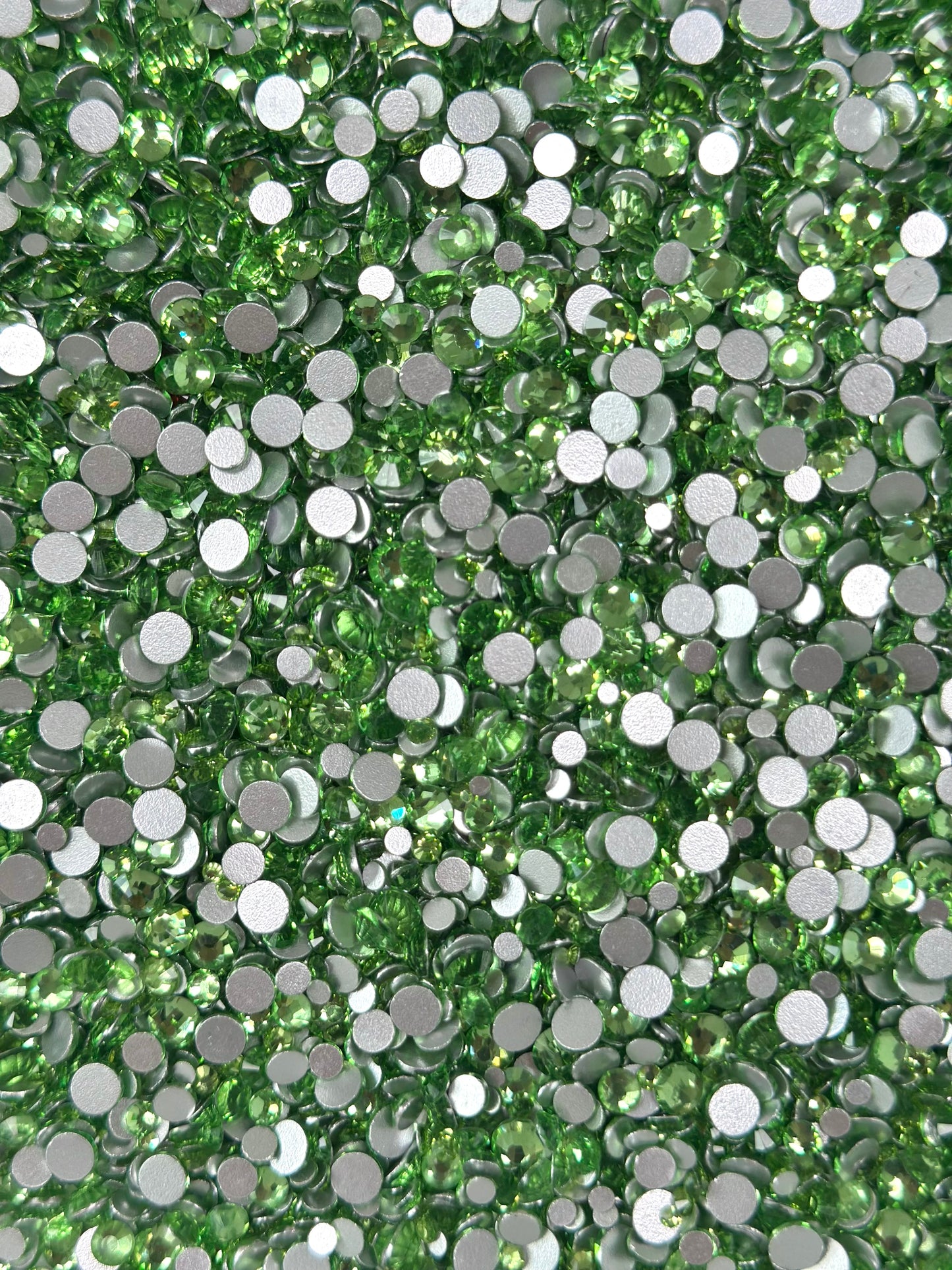 Mixed Sizes (SS6–SS20) Flat Back Round Glass Rhinestones