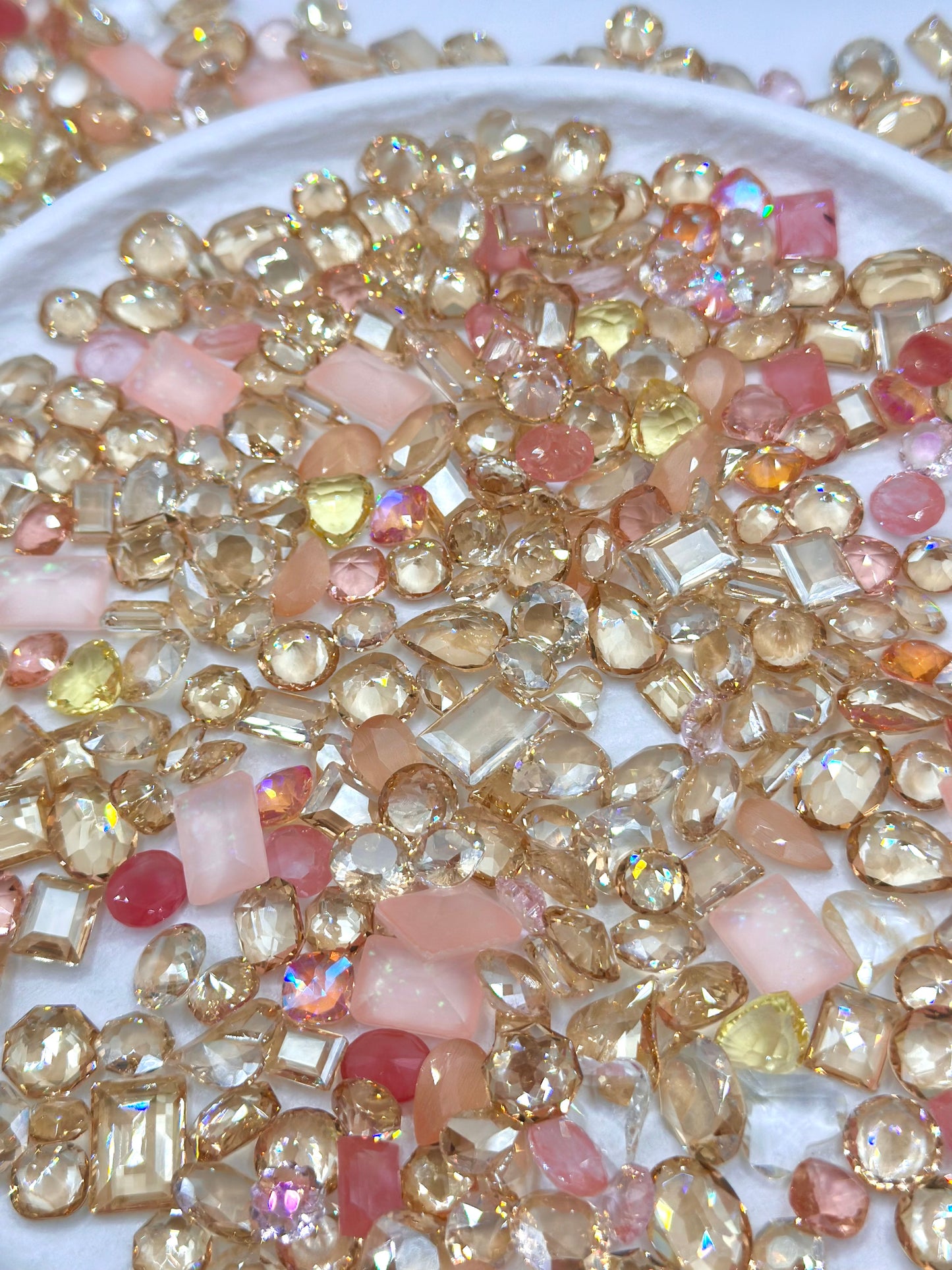 Shimmering Champagne Mixed Pointed Back Crystal Glass Rhinestones for Nails Arts and DIY