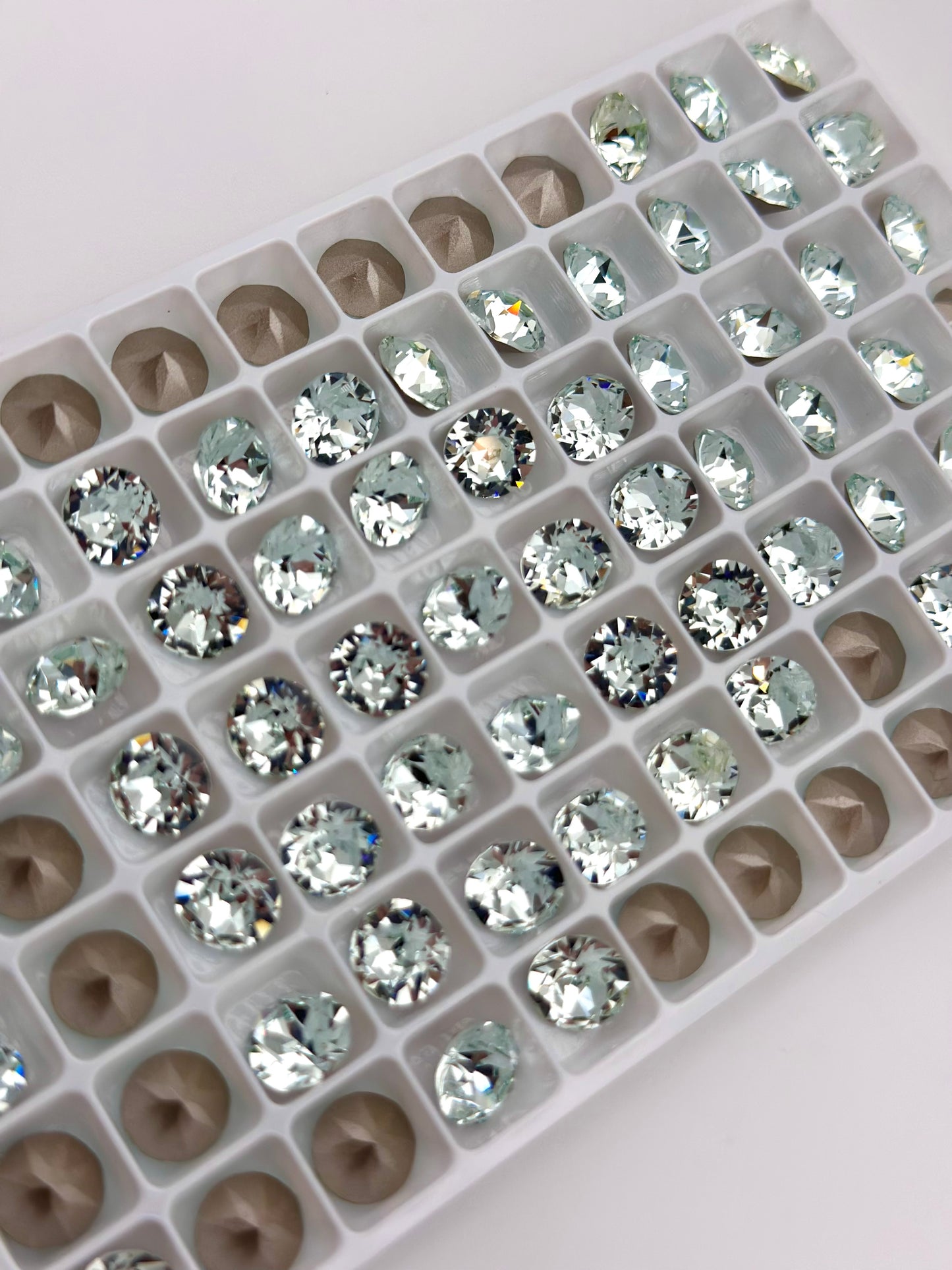 Luxe 8mm Round Shape Foiled Pointed Back Rhinestones for Nails Arts and DIY