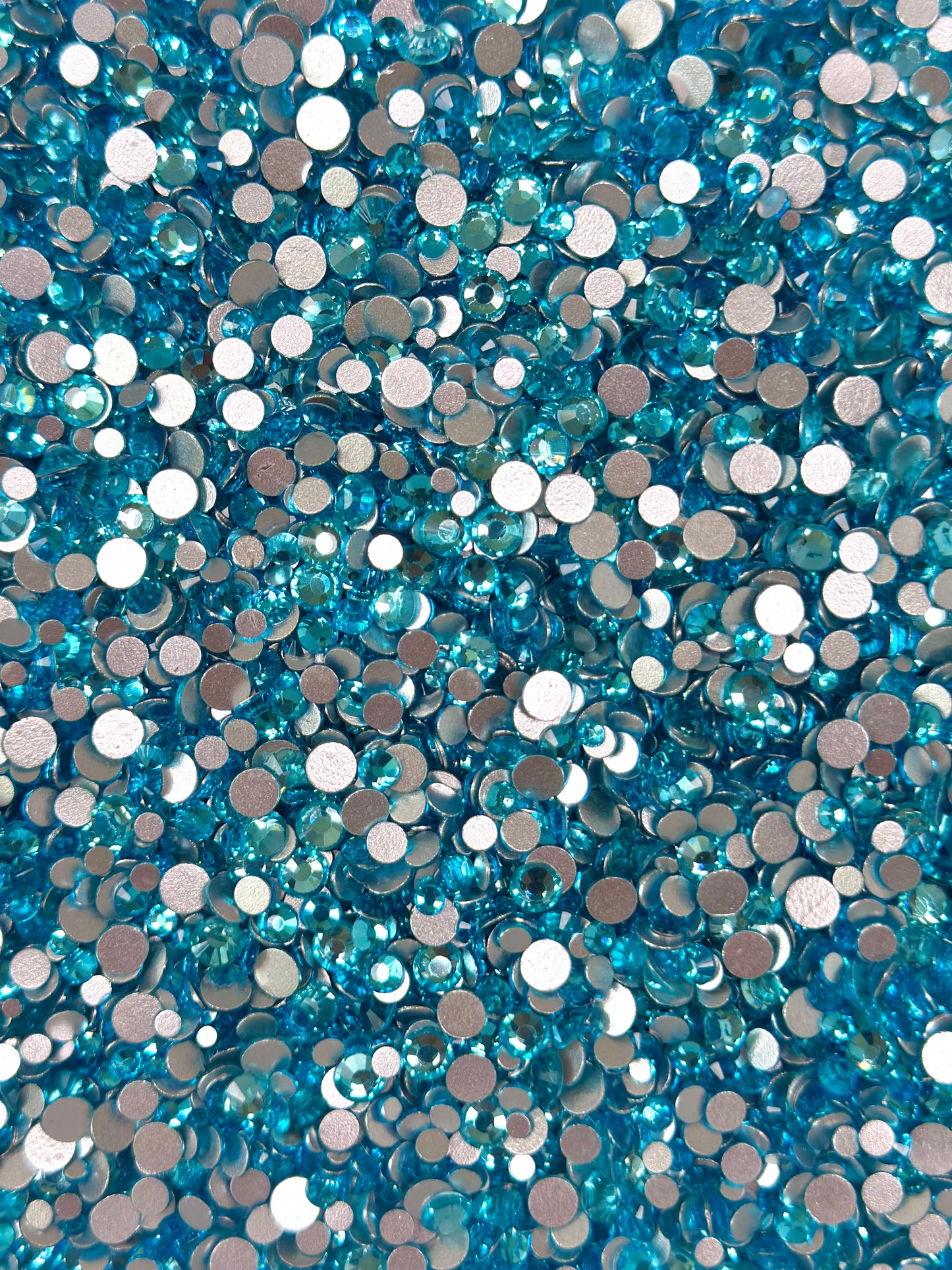 Mixed Sizes (SS6–SS20) Flat Back Round Glass Rhinestones