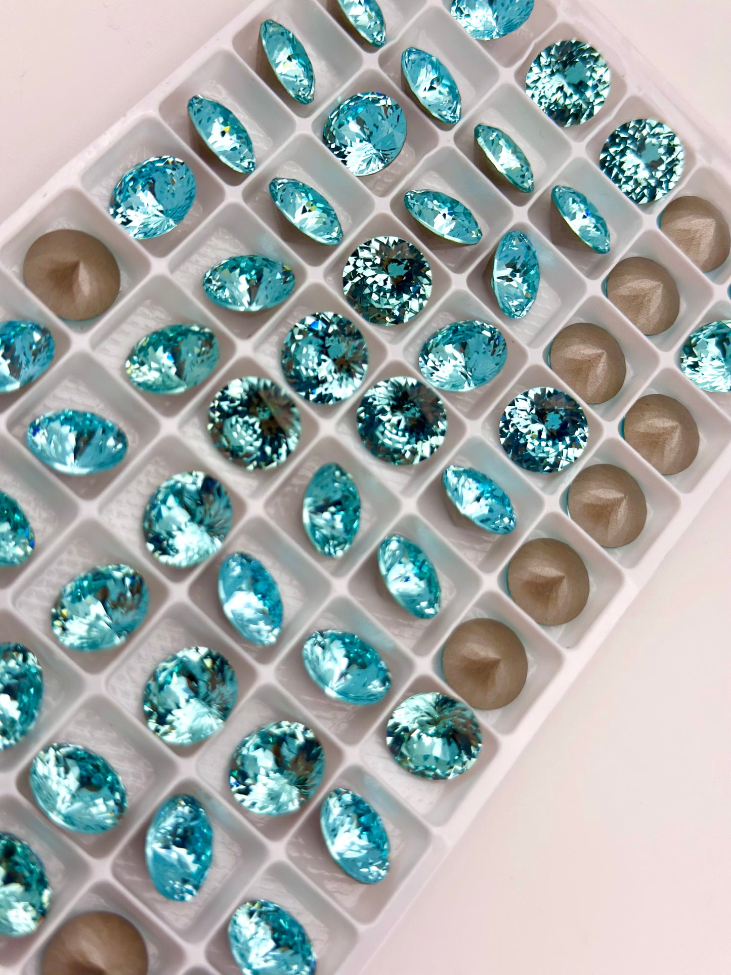 Luxe 10mm Round Shape Foiled Pointed Back Rhinestones for Nails Arts and DIY