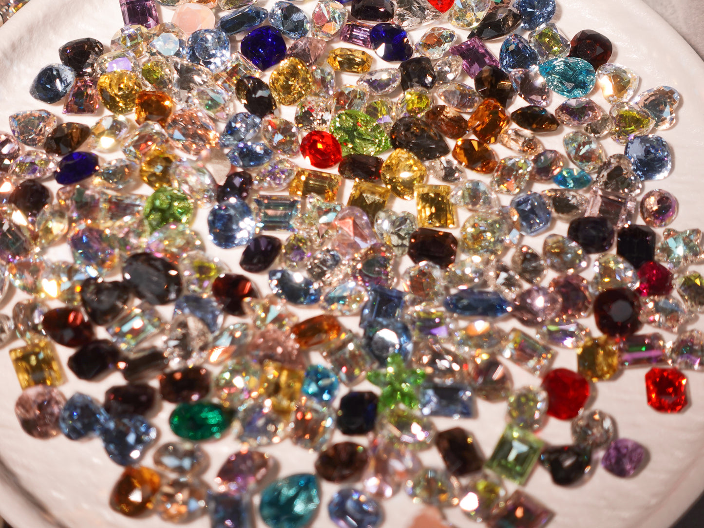 M/L Size Mixed Foiled Pointed Back Crystal Glass Rhinestones for Nails and DIY