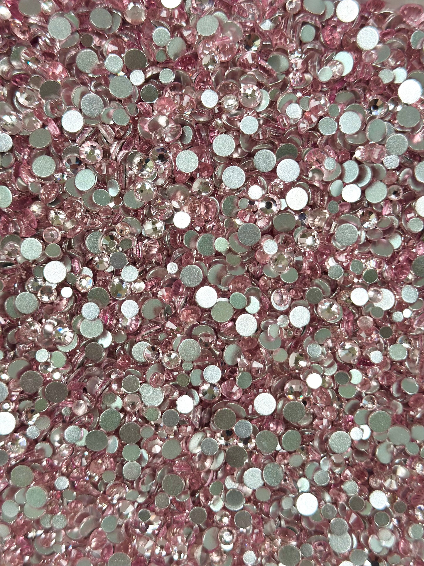 Mixed Sizes (SS6–SS20) Flat Back Round Glass Rhinestones