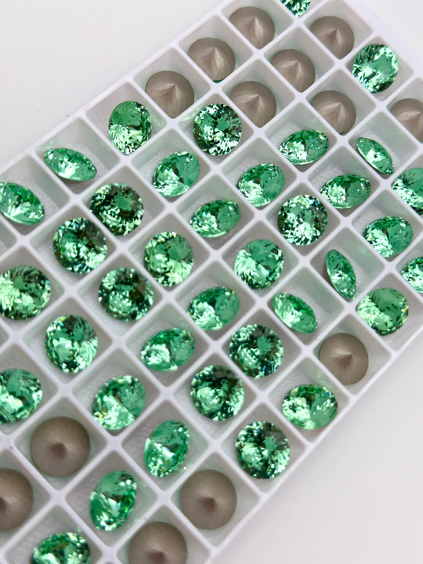Luxe 10mm Round Shape Foiled Pointed Back Rhinestones for Nails Arts and DIY