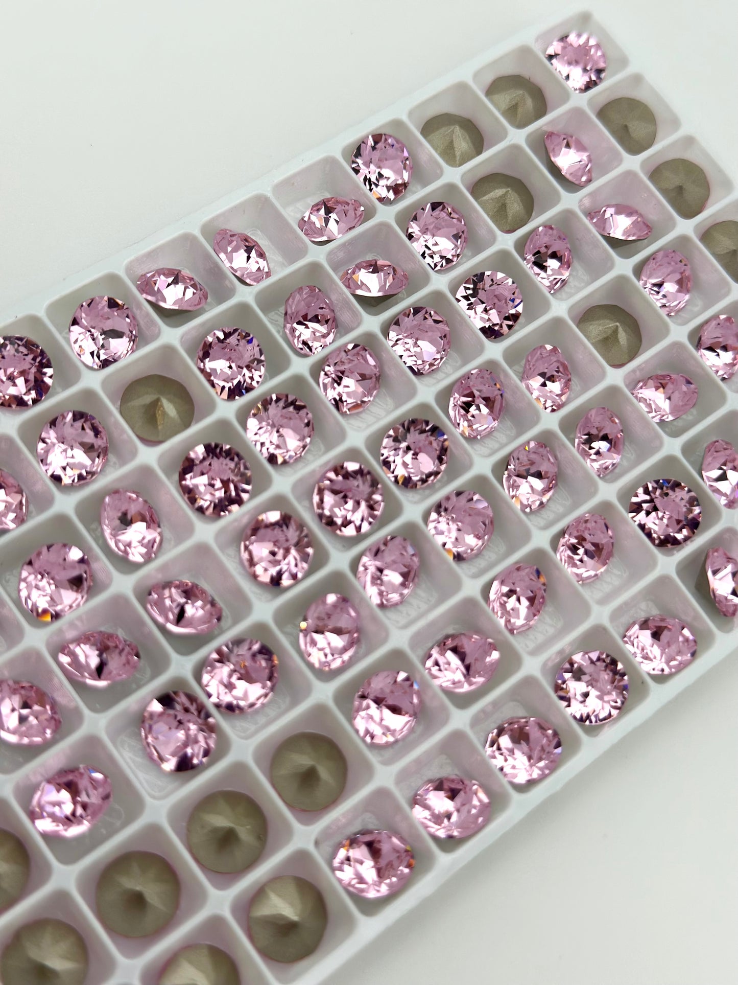 Luxe 8mm Round Shape Foiled Pointed Back Rhinestones for Nails Arts and DIY