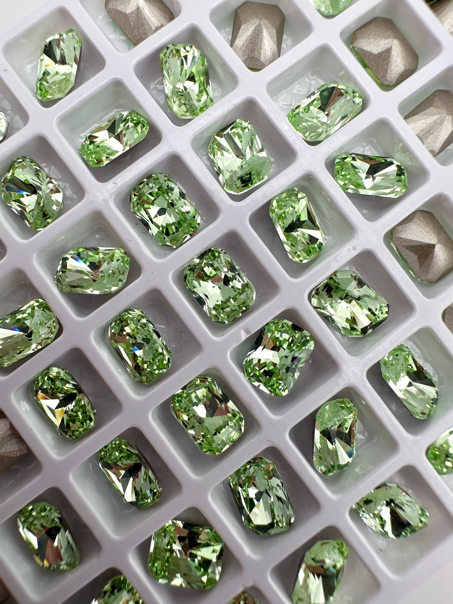 Luxe 6x8mm Small Rectangle Shape Foiled Pointed Back Rhinestones for Nails Arts and DIY