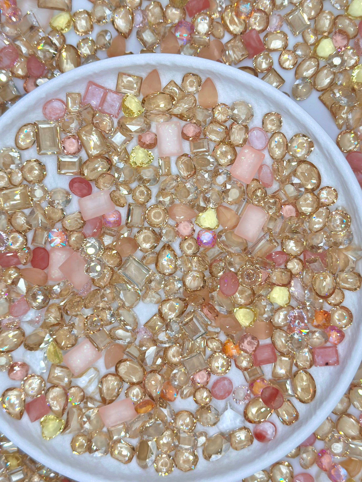 Shimmering Champagne Mixed Pointed Back Crystal Glass Rhinestones for Nails Arts and DIY