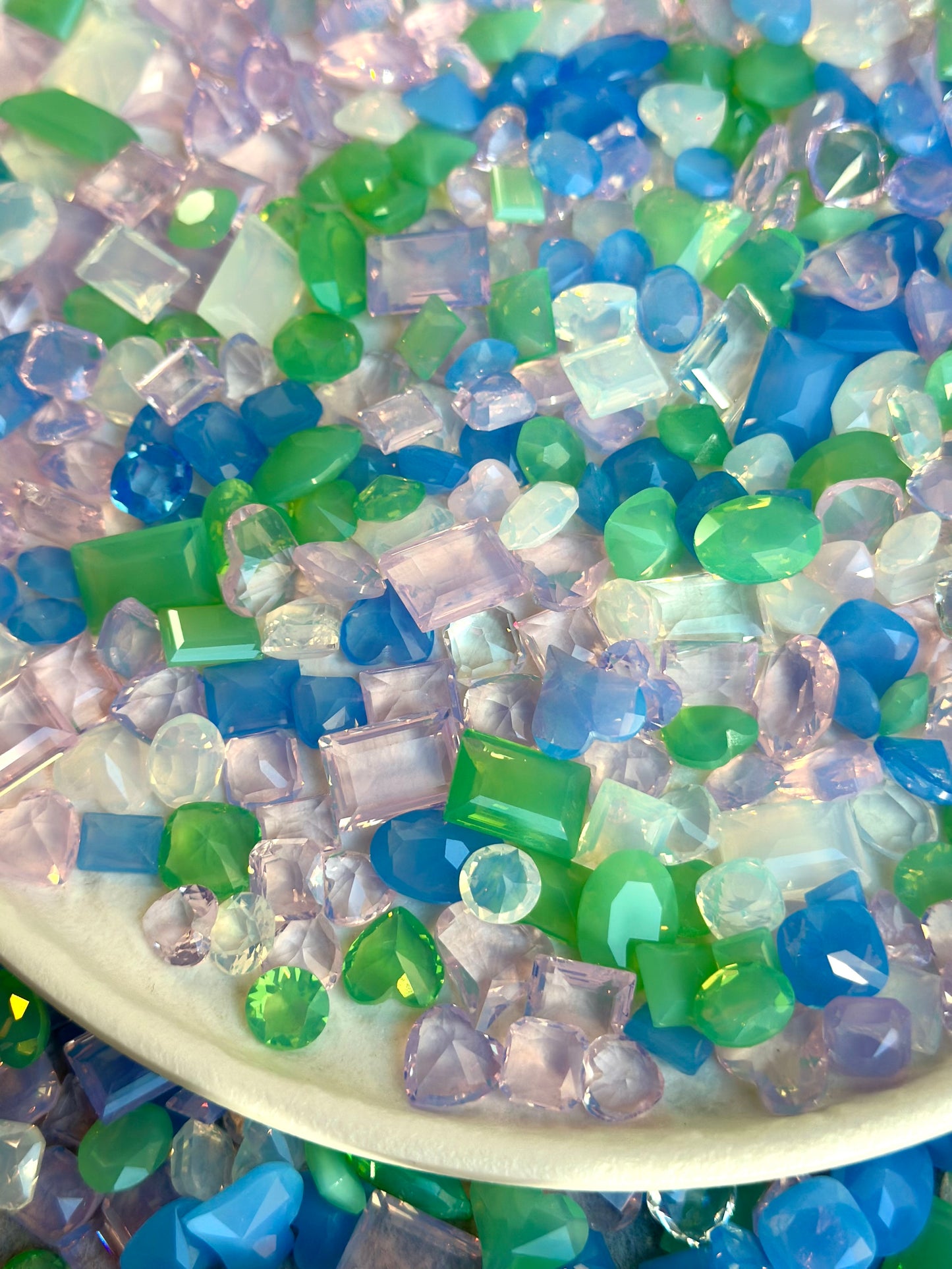 Luxe Opal Mixed Pointed Back Crystal Glass Rhinestones for Nails Arts and DIY