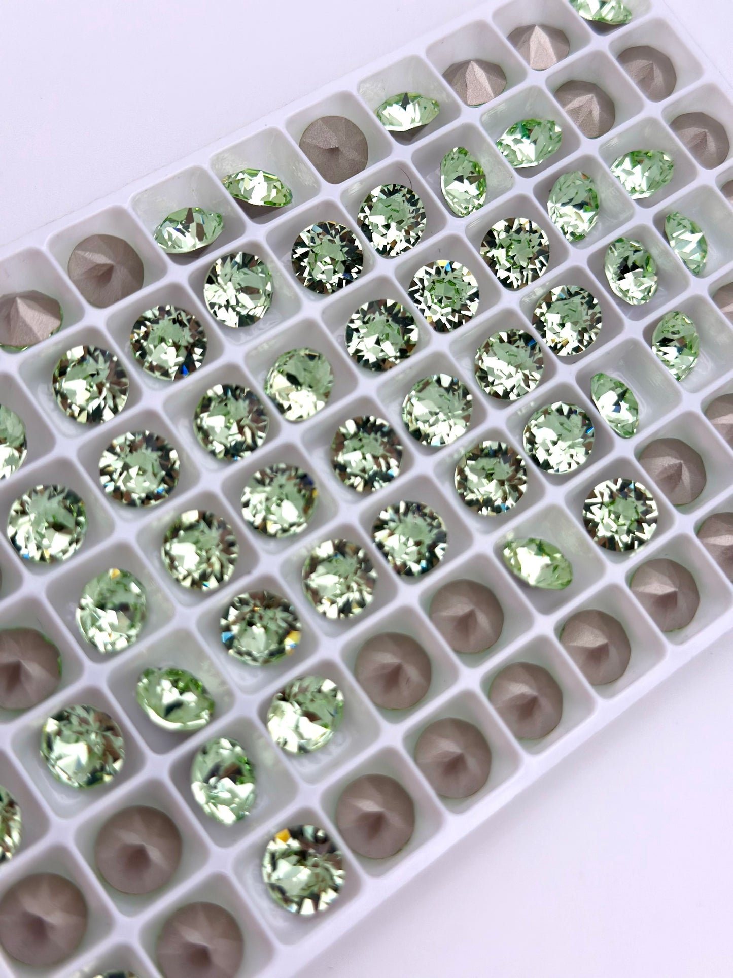 Luxe 8mm Round Shape Foiled Pointed Back Rhinestones for Nails Arts and DIY