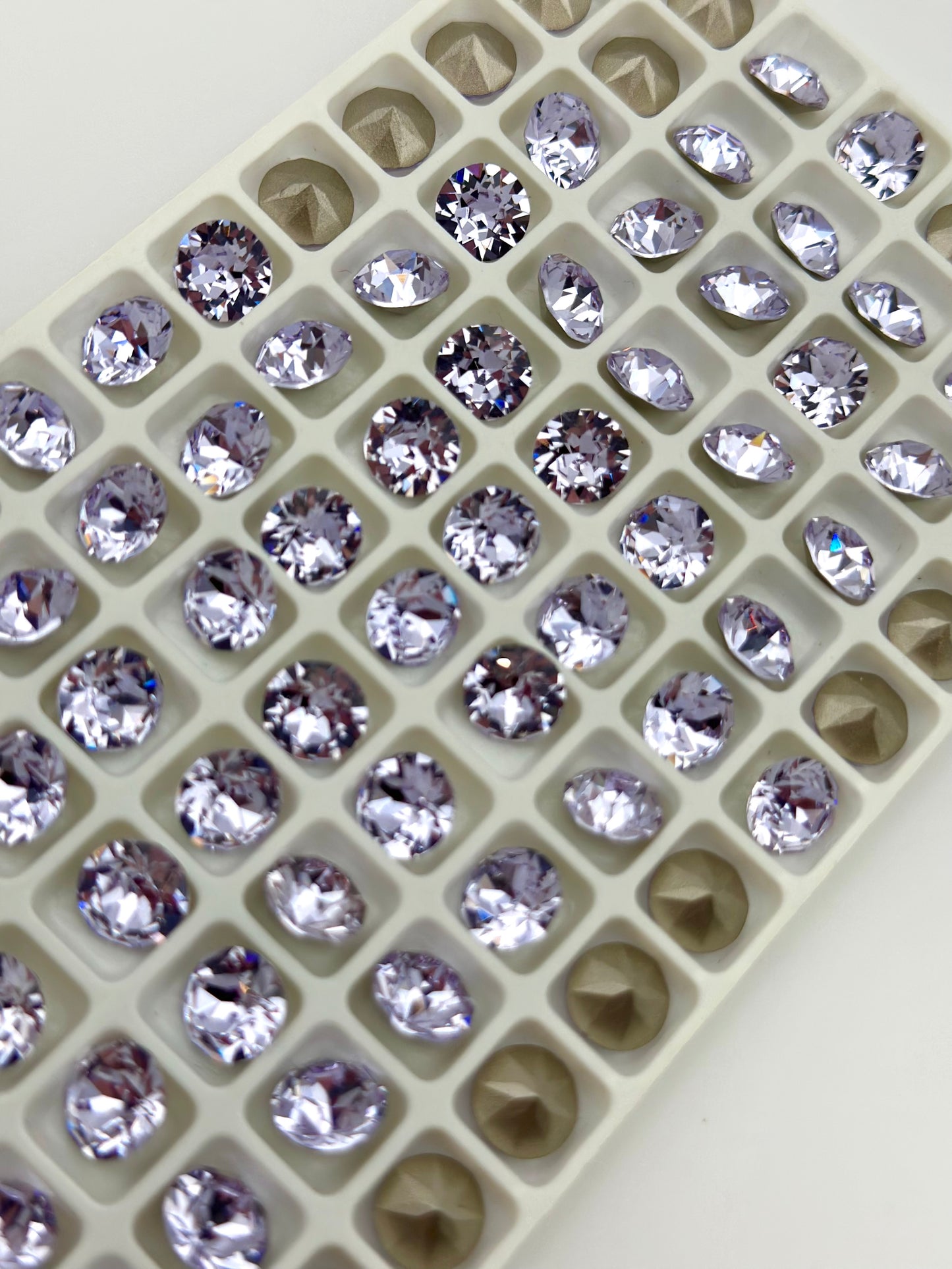 Luxe 8mm Round Shape Foiled Pointed Back Rhinestones for Nails Arts and DIY