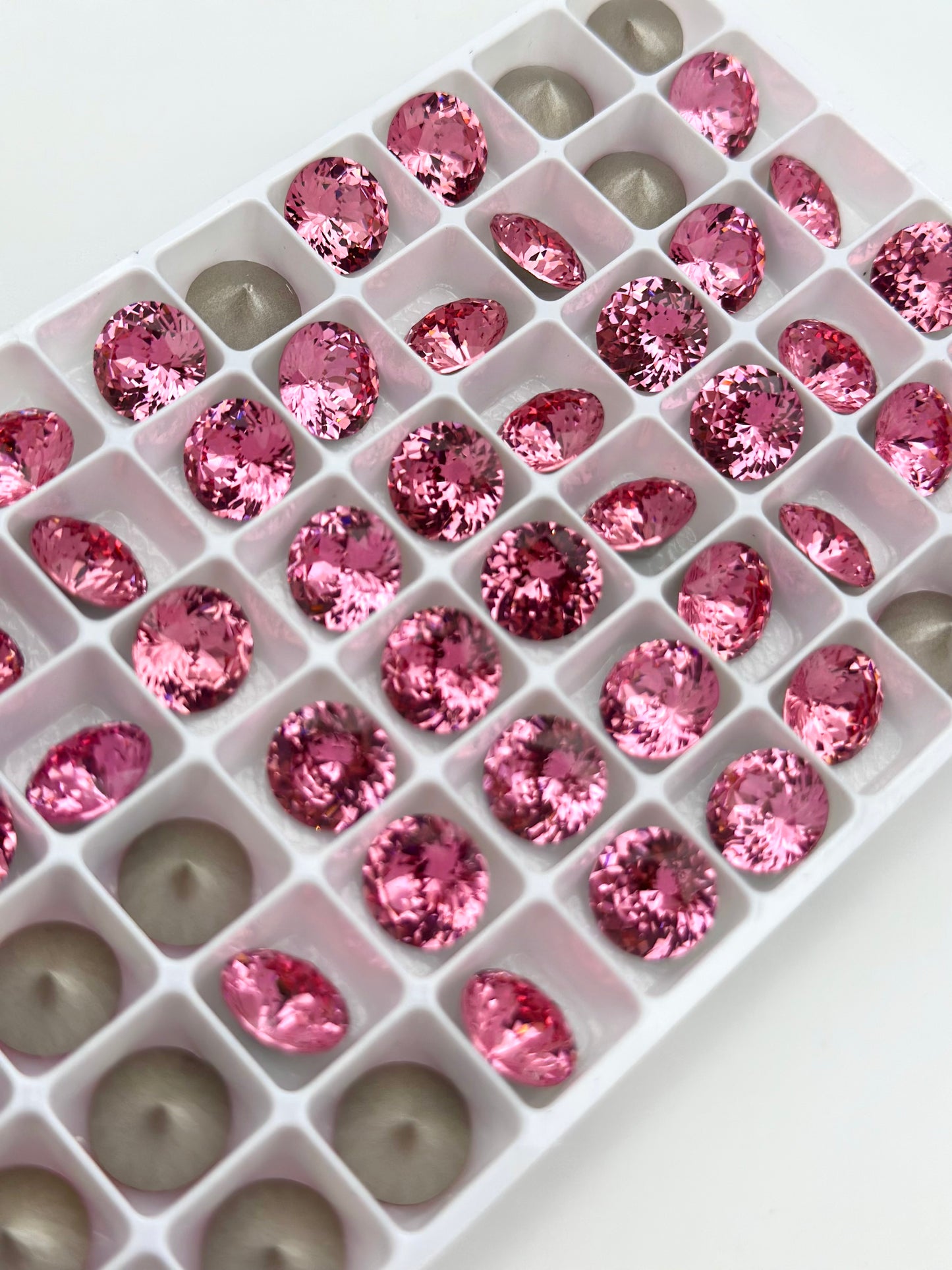 Luxe 10mm Round Shape Foiled Pointed Back Rhinestones for Nails Arts and DIY