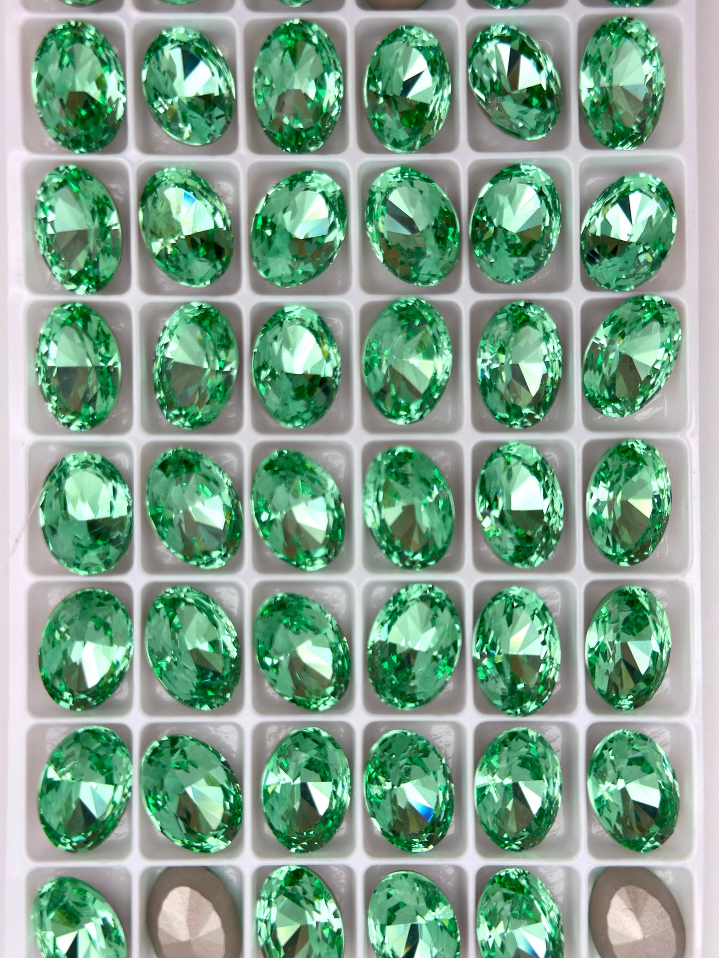 Luxe 10*14mm Large Oval Shape Foiled Pointed Back Rhinestones for Nails Arts and DIY