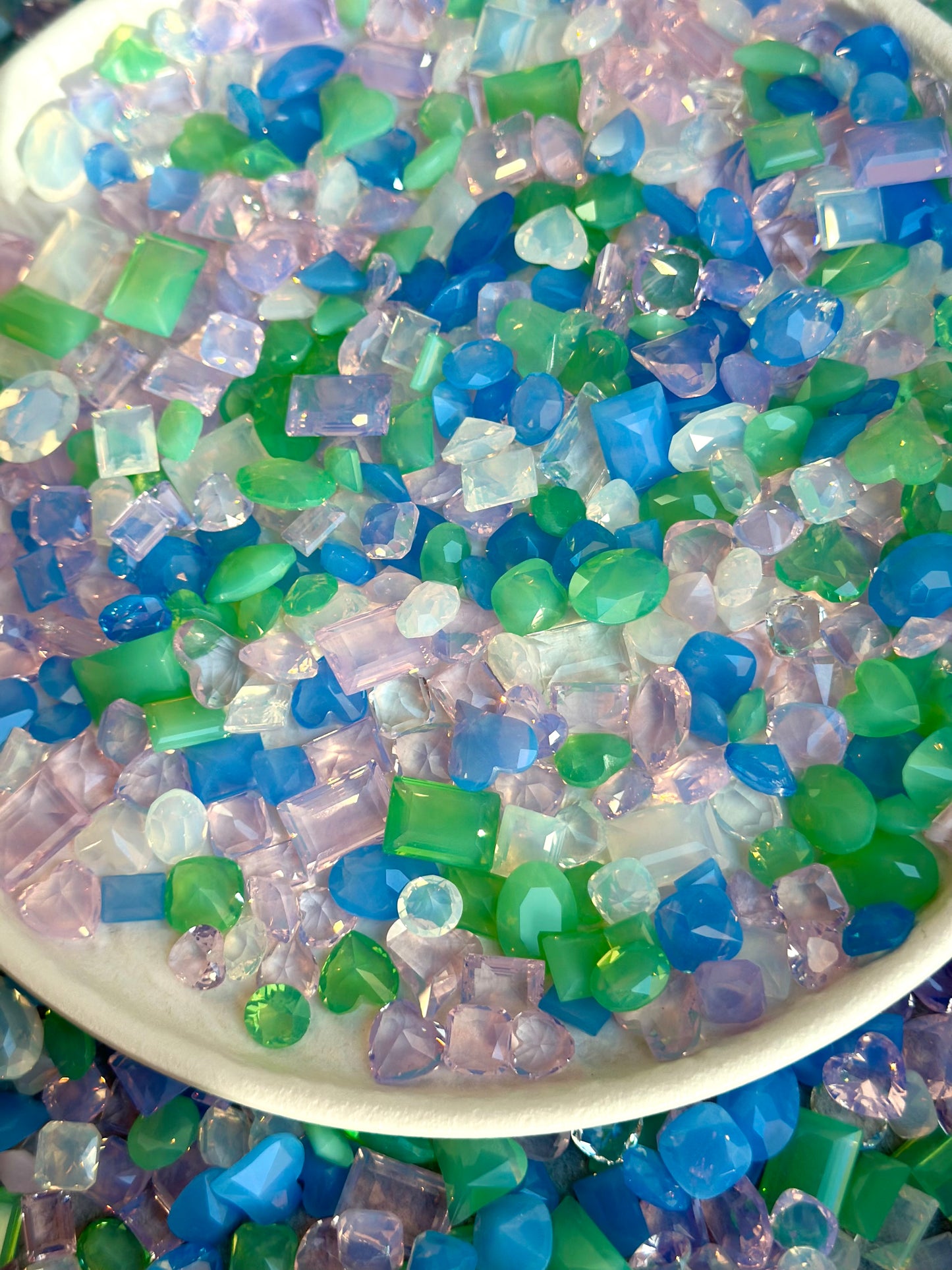 Luxe Opal Mixed Pointed Back Crystal Glass Rhinestones for Nails Arts and DIY
