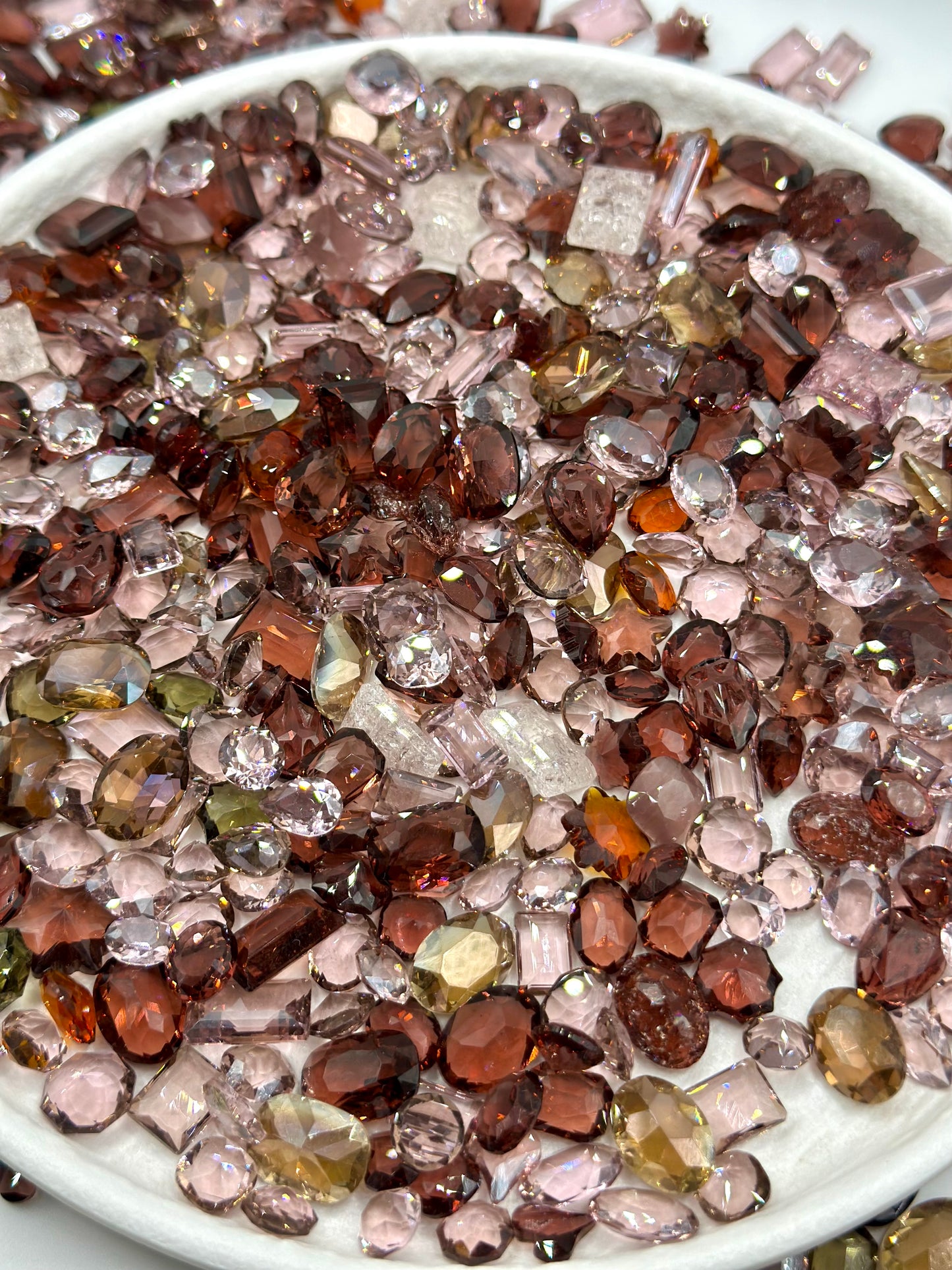 Caramel Dust Mixed Pointed Back Crystal Glass Rhinestones for Nails Arts and DIY