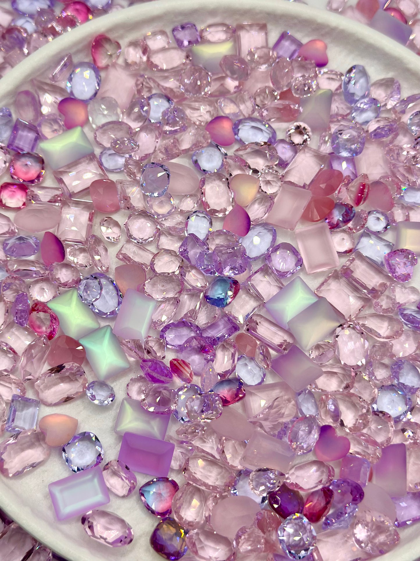 Rosy Lavender Pointed Back Crystal Glass Rhinestones for Nails Arts and DIY