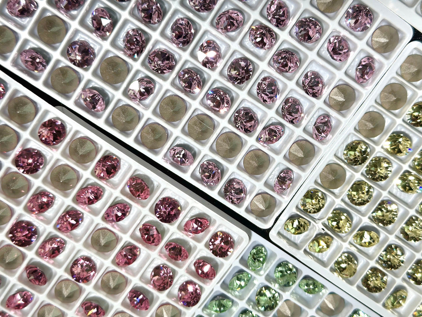 Luxe 8mm Round Shape Foiled Pointed Back Rhinestones
