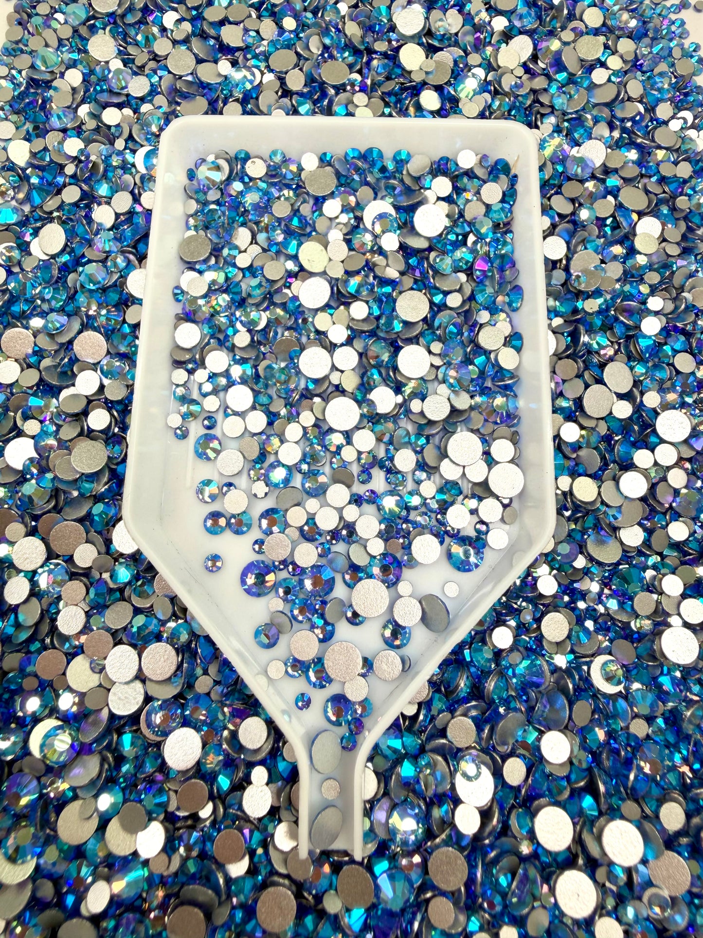 Color No.26-No.50 Mixed Sizes (From SS6 to SS20) Flat Back Round Glass Rhinestones