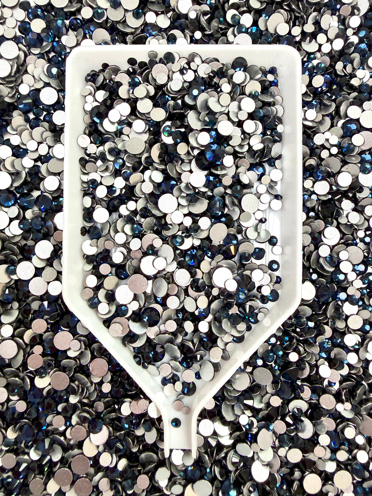 Color No.81-No.92 Mixed Sizes (From SS6 to SS20) Flat Back Round Glass Rhinestones
