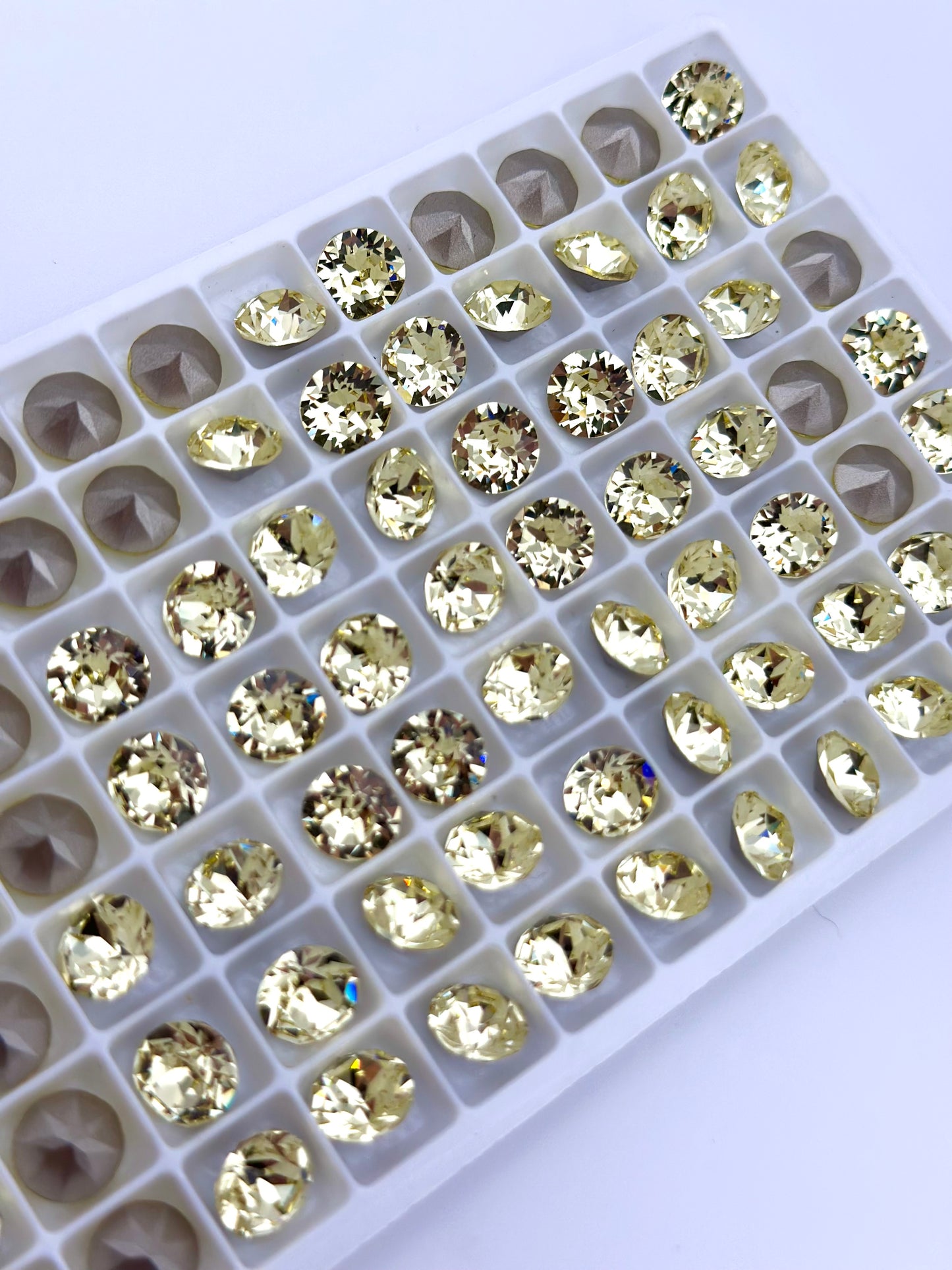 Luxe 8mm Round Shape Foiled Pointed Back Rhinestones for Nails Arts and DIY