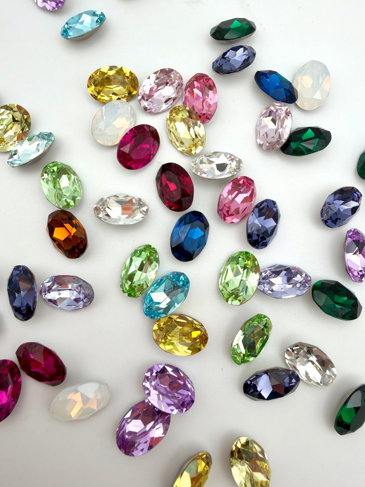 Luxe 10*14mm Large Oval Foiled Pointed Back Rhinestones for Nails Arts and DIY