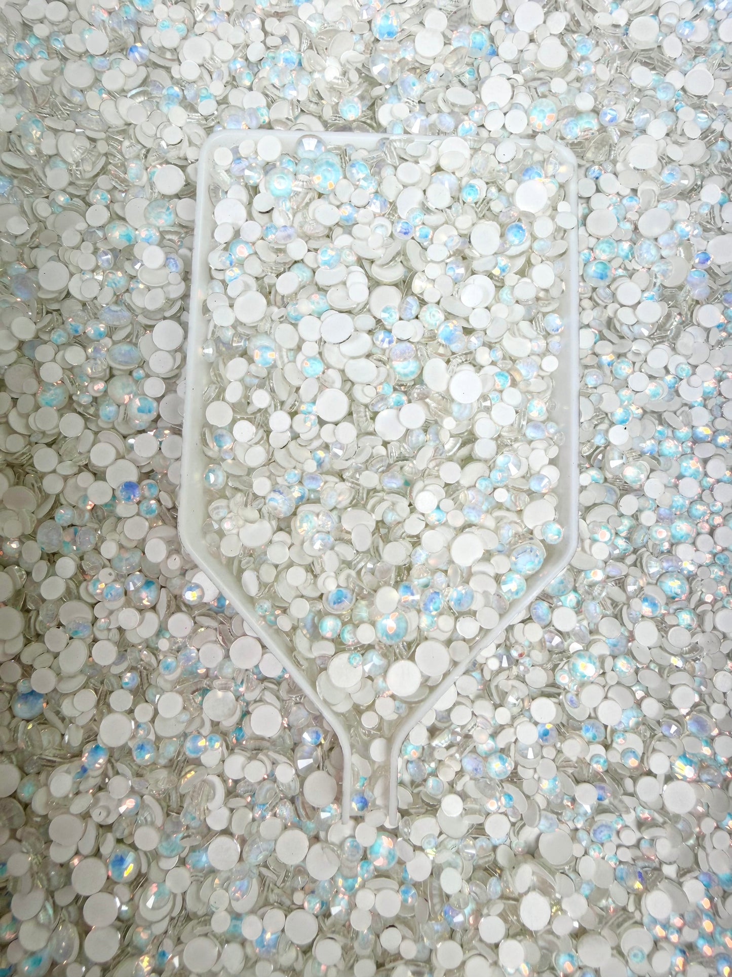 Color No.51-No.80 Mixed Sizes (From SS6 to SS20) Flat Back Round Glass Rhinestones