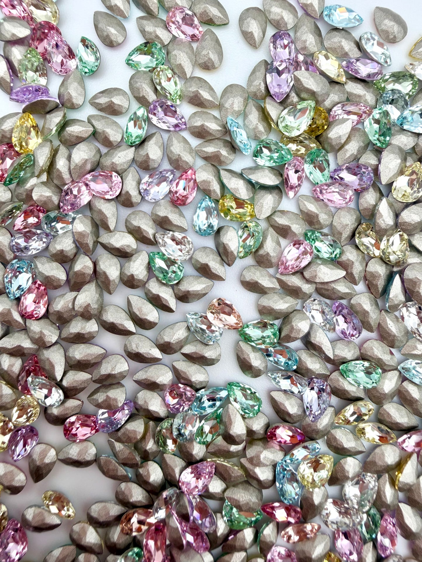 Luxe 4x6mm Small Tear Drop Foiled Pointed Back Rhinestones for Nails Arts and DIY