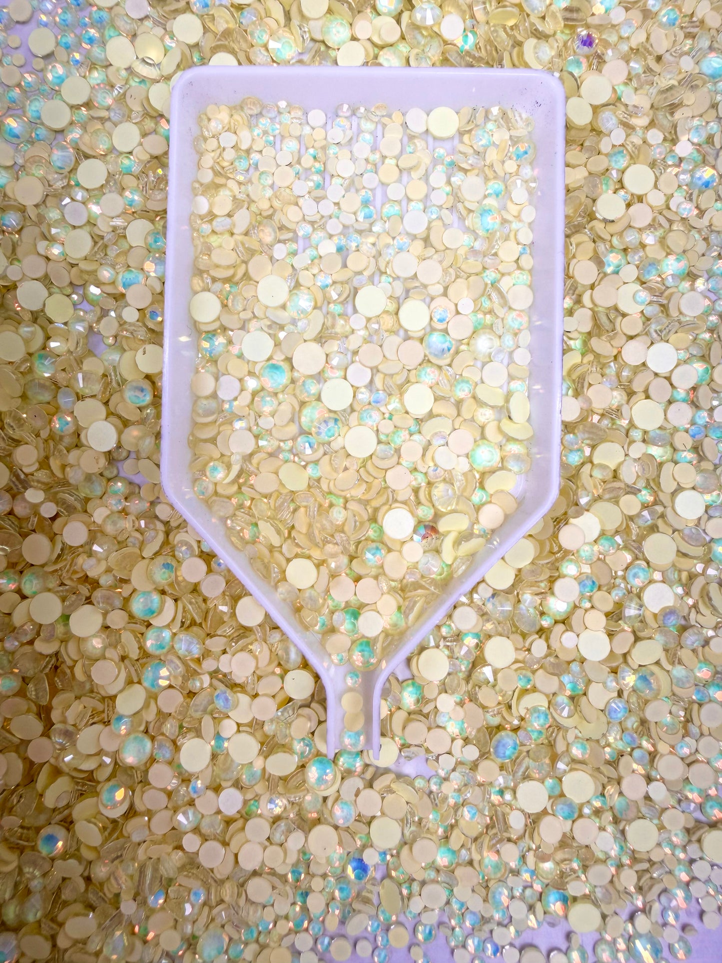 Color No.51-No.80 Mixed Sizes (From SS6 to SS20) Flat Back Round Glass Rhinestones