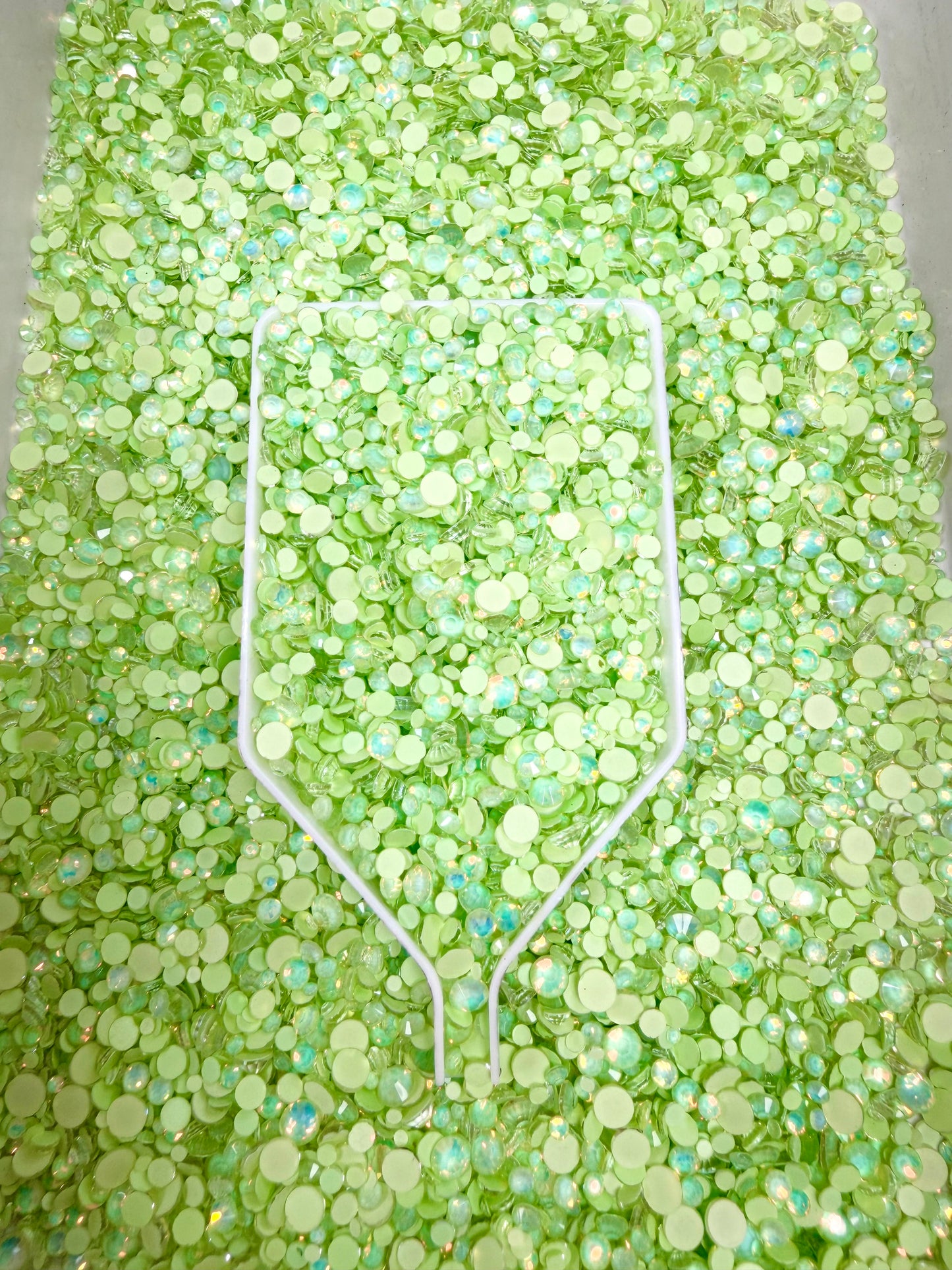 Color No.51-No.80 Mixed Sizes (From SS6 to SS20) Flat Back Round Glass Rhinestones