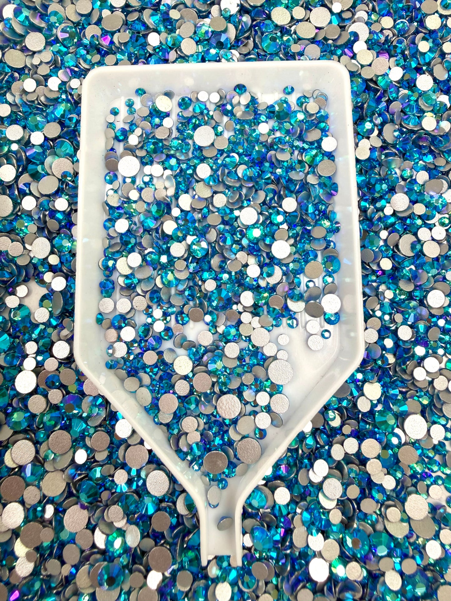 Color No.26-No.50 Mixed Sizes (From SS6 to SS20) Flat Back Round Glass Rhinestones