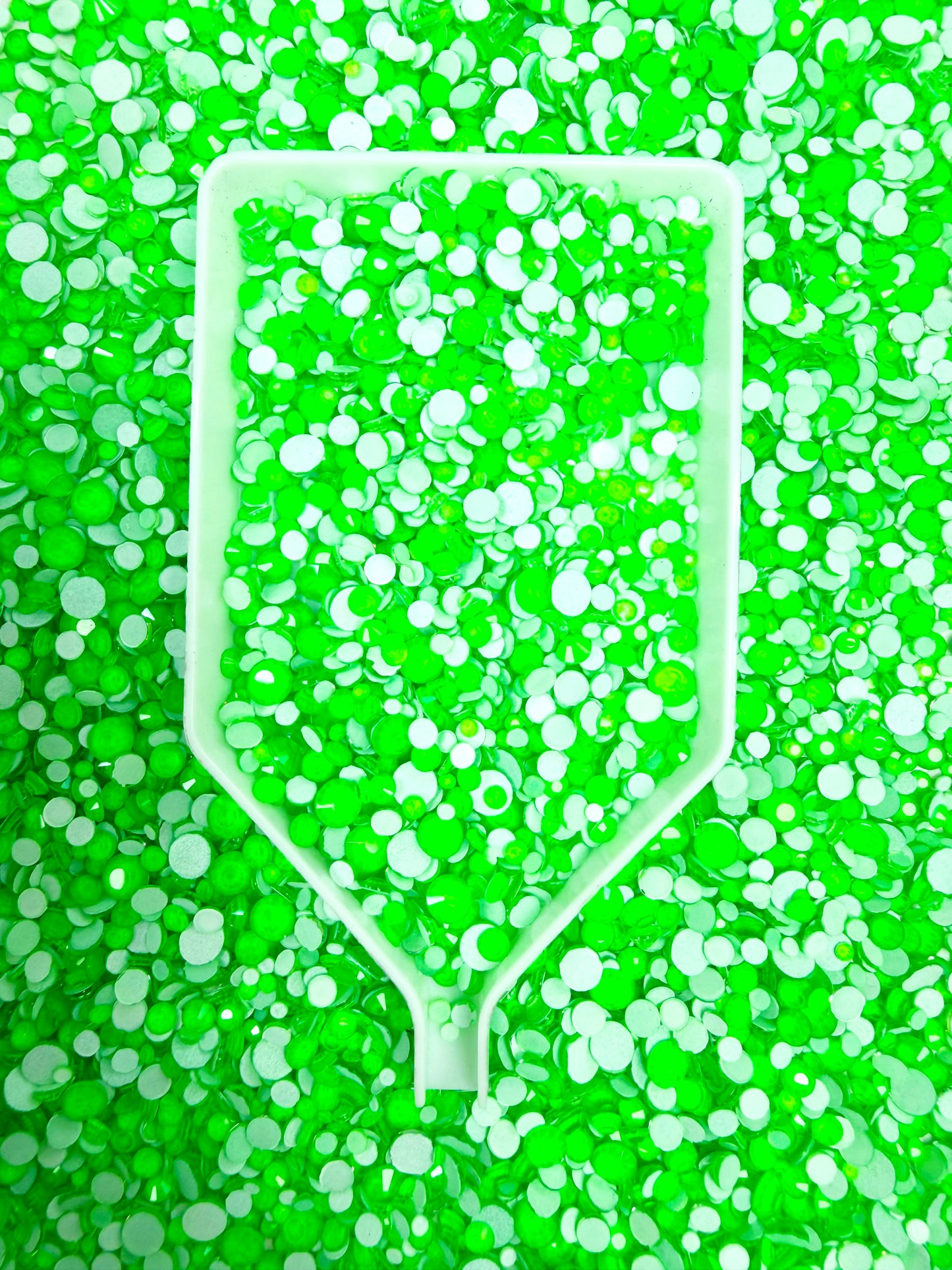 Color No.51-No.80 Mixed Sizes (From SS6 to SS20) Flat Back Round Glass Rhinestones