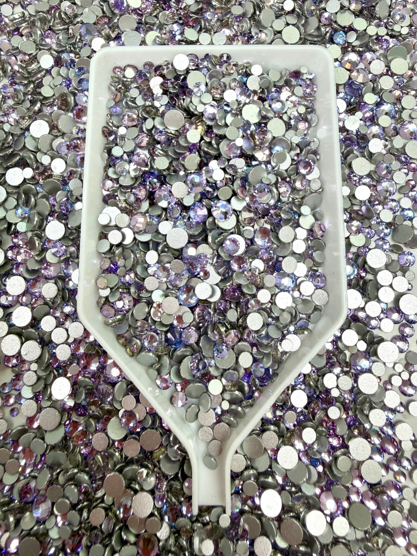 Color No.51-No.80 Mixed Sizes (From SS6 to SS20) Flat Back Round Glass Rhinestones