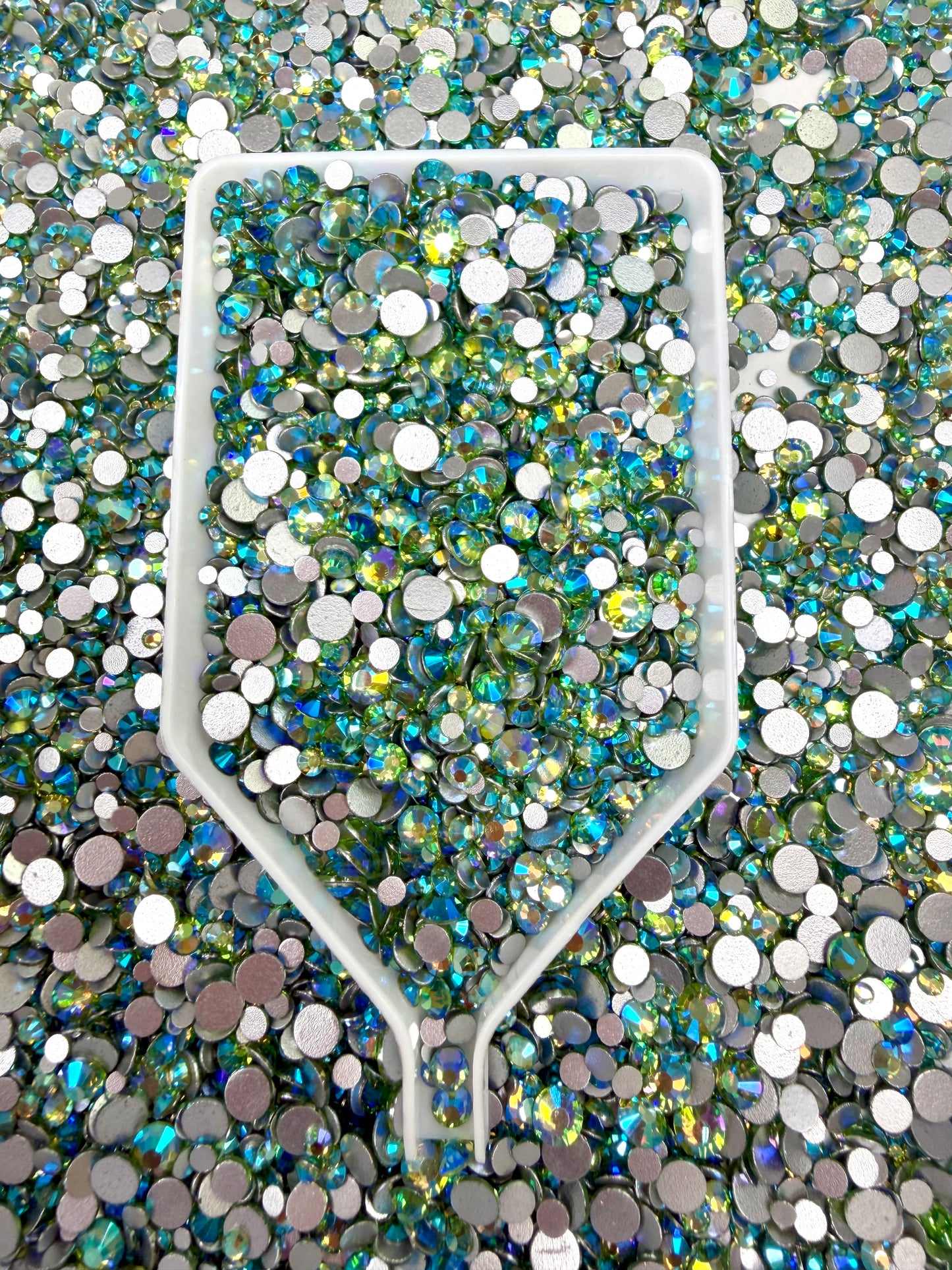 Color No.26-No.50 Mixed Sizes (From SS6 to SS20) Flat Back Round Glass Rhinestones
