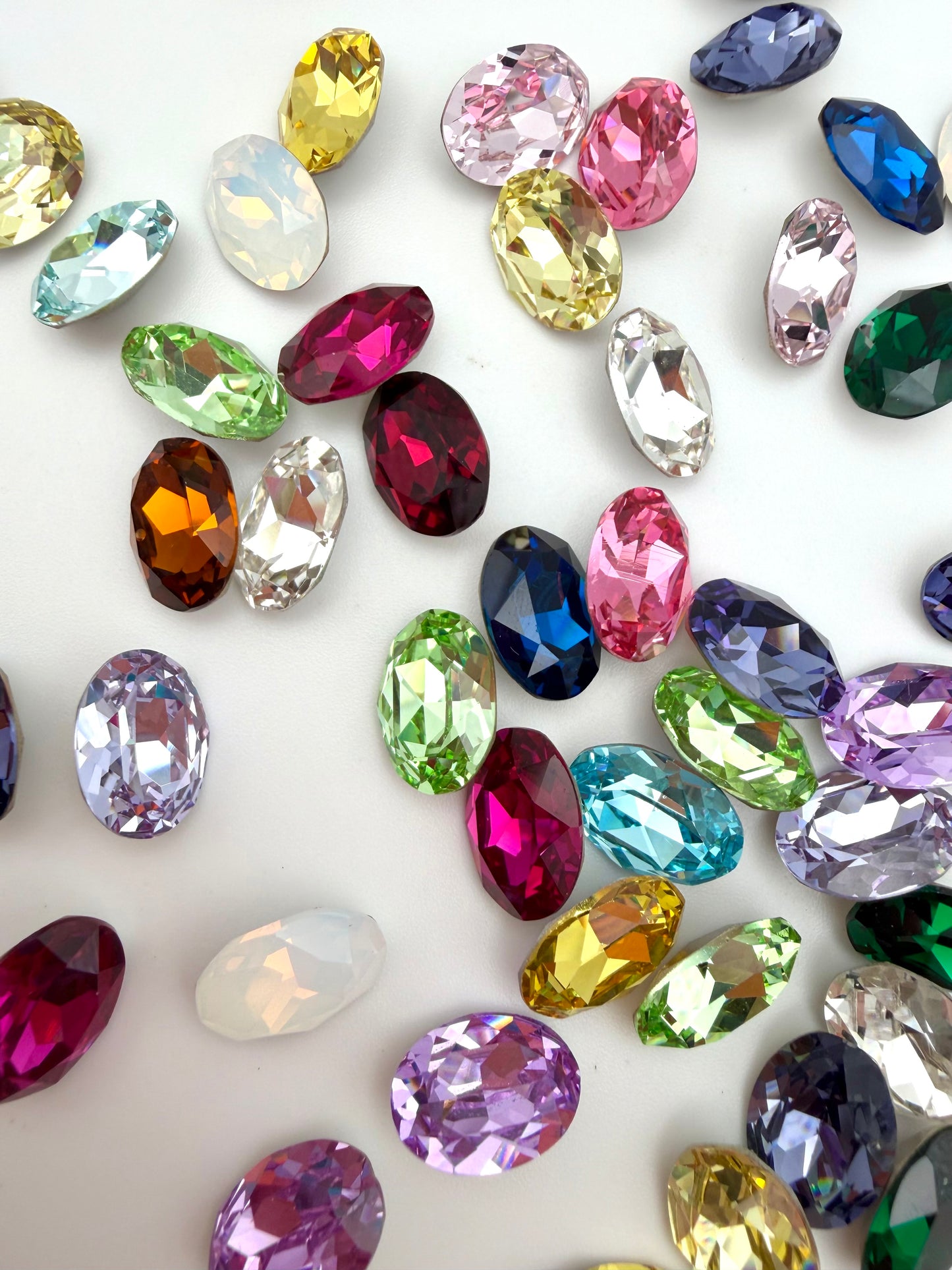 Luxe 10*14mm Large Oval Foiled Pointed Back Rhinestones for Nails Arts and DIY