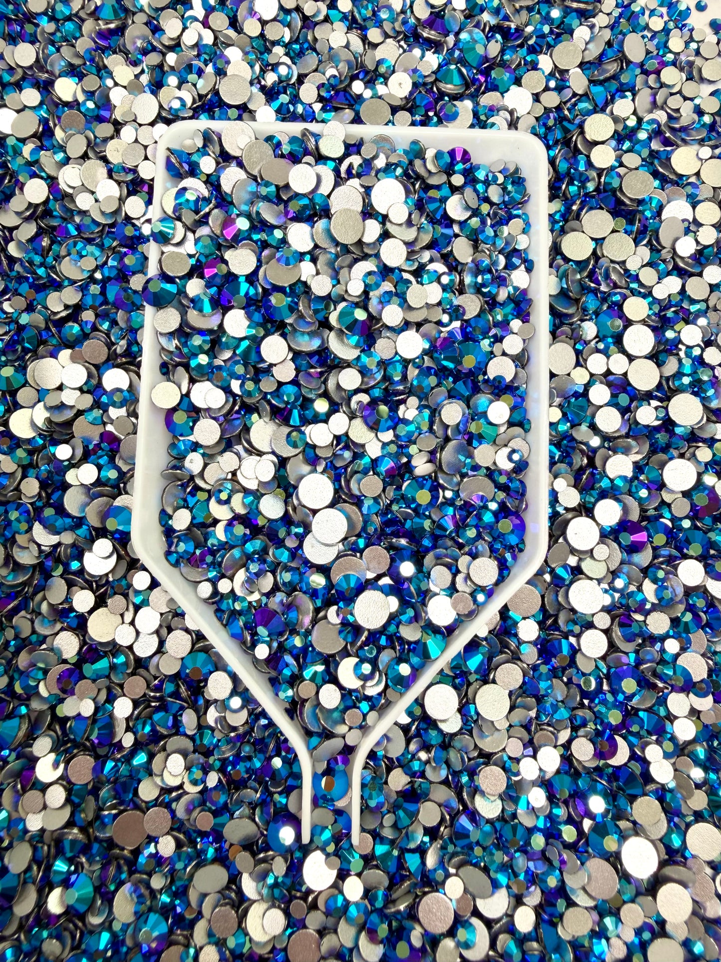 Color No.26-No.50 Mixed Sizes (From SS6 to SS20) Flat Back Round Glass Rhinestones