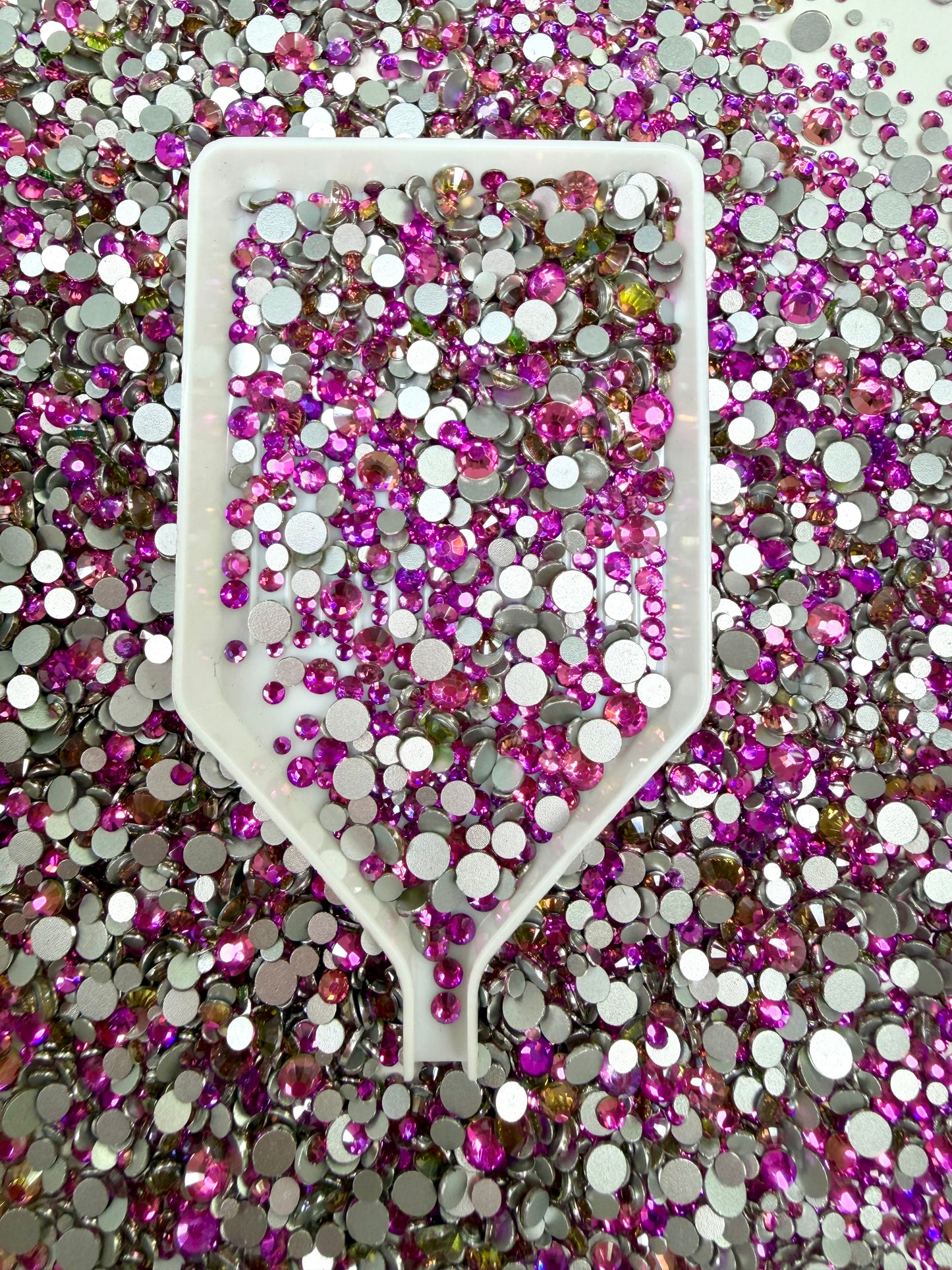 Color No.1-No.25 Mixed Sizes (From SS6 to SS20) Flat Back Round Glass Rhinestones