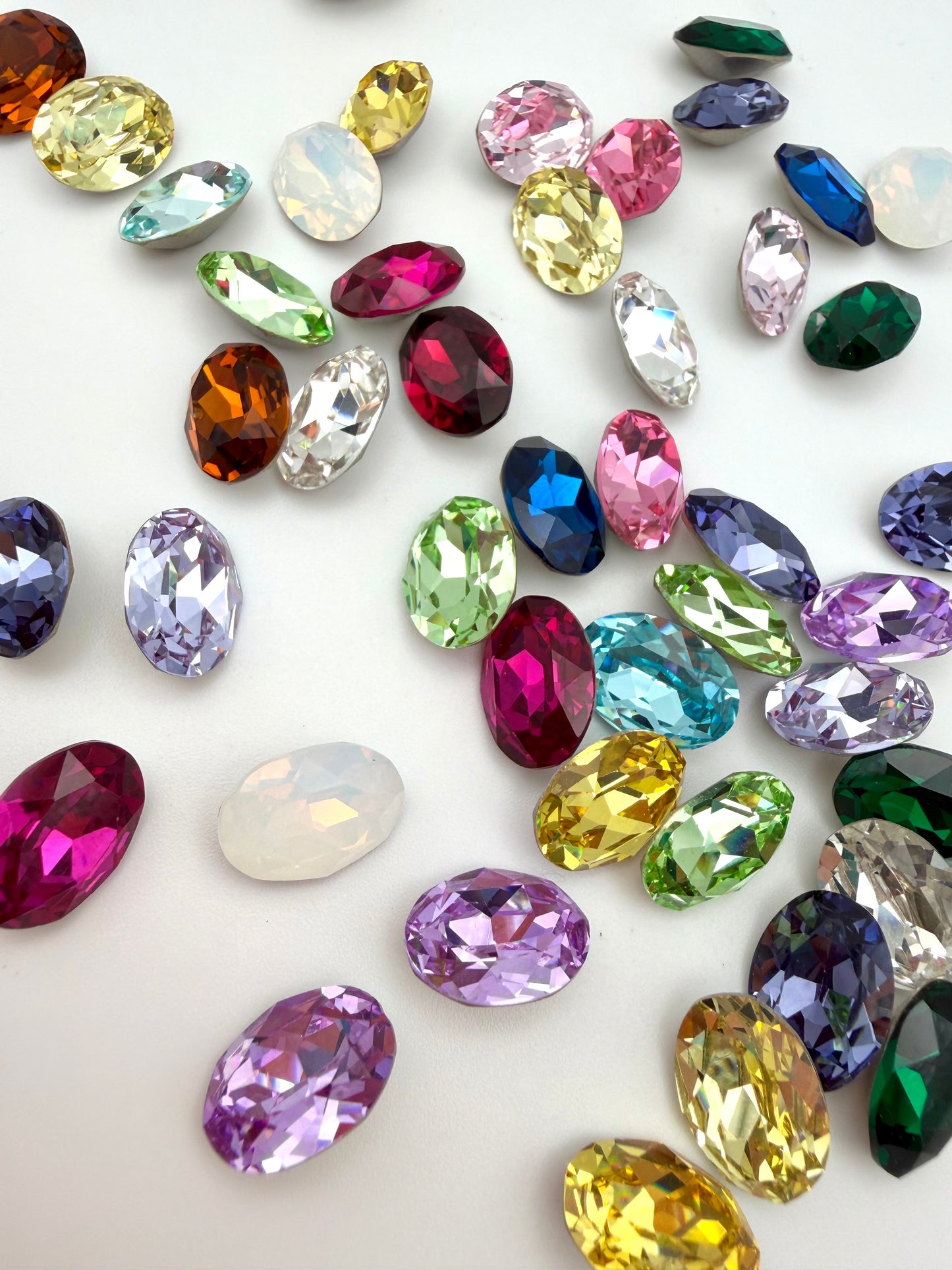 Luxe 10*14mm Large Oval Foiled Pointed Back Rhinestones for Nails Arts and DIY