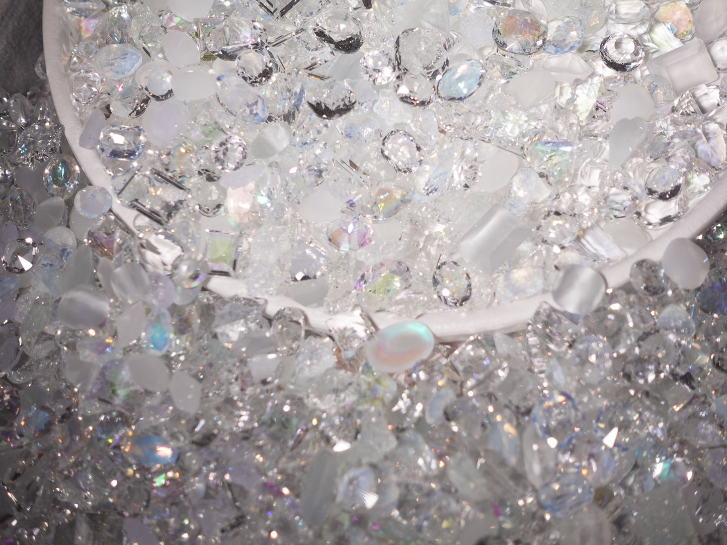 Clear White Mixed Pointed Back Crystal Glass Rhinestones For Nails Art and DIY